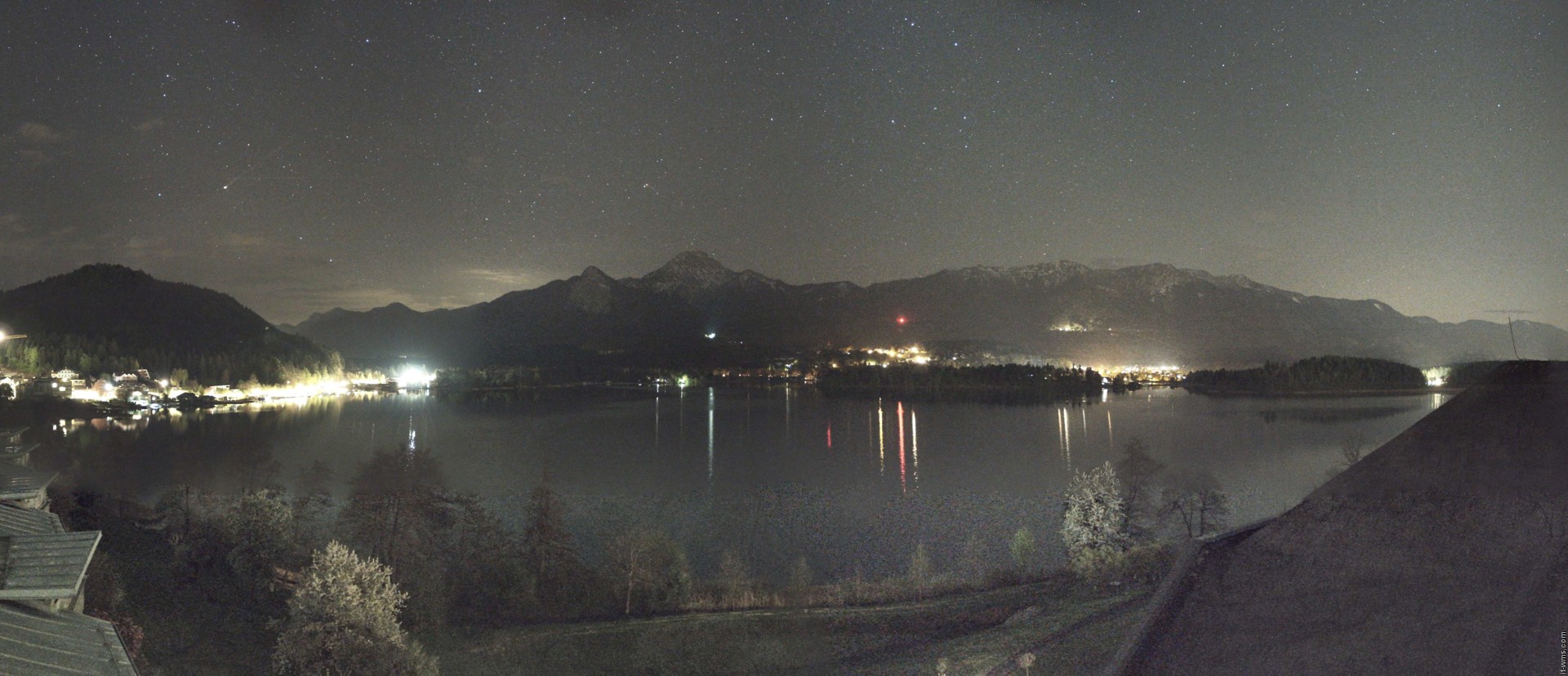 Archived image Webcam Faaker See lake, view direction south