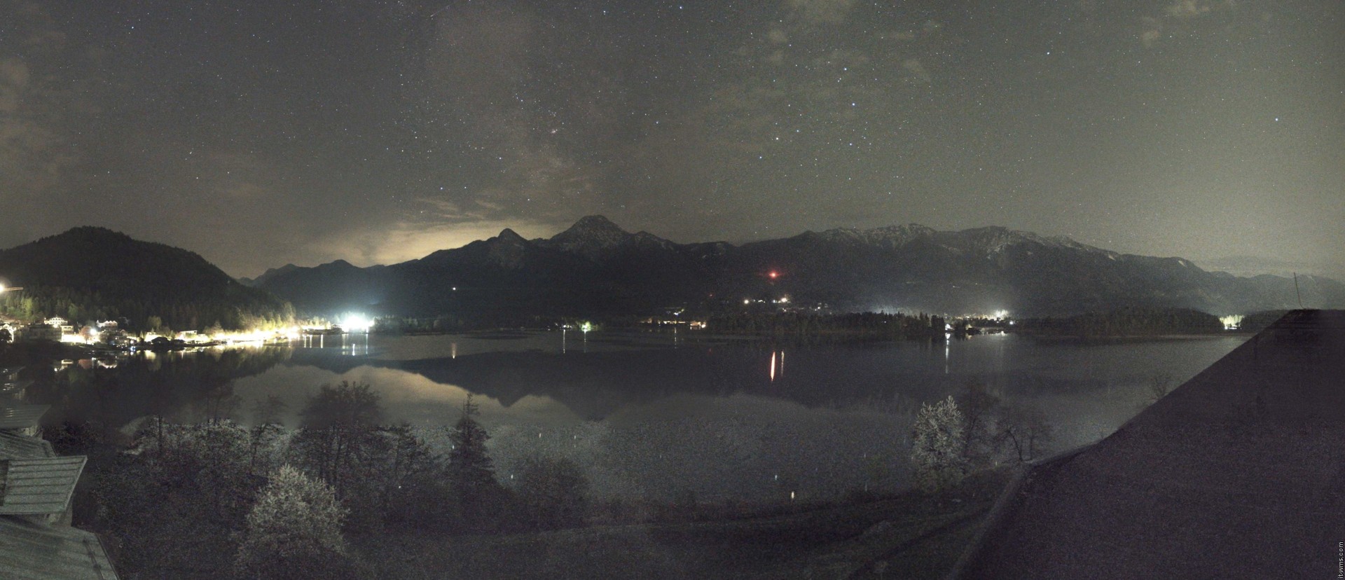 Archived image Webcam Faaker See lake, view direction south
