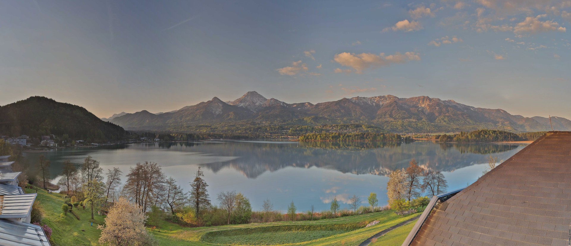 Archived image Webcam Faaker See lake, view direction south