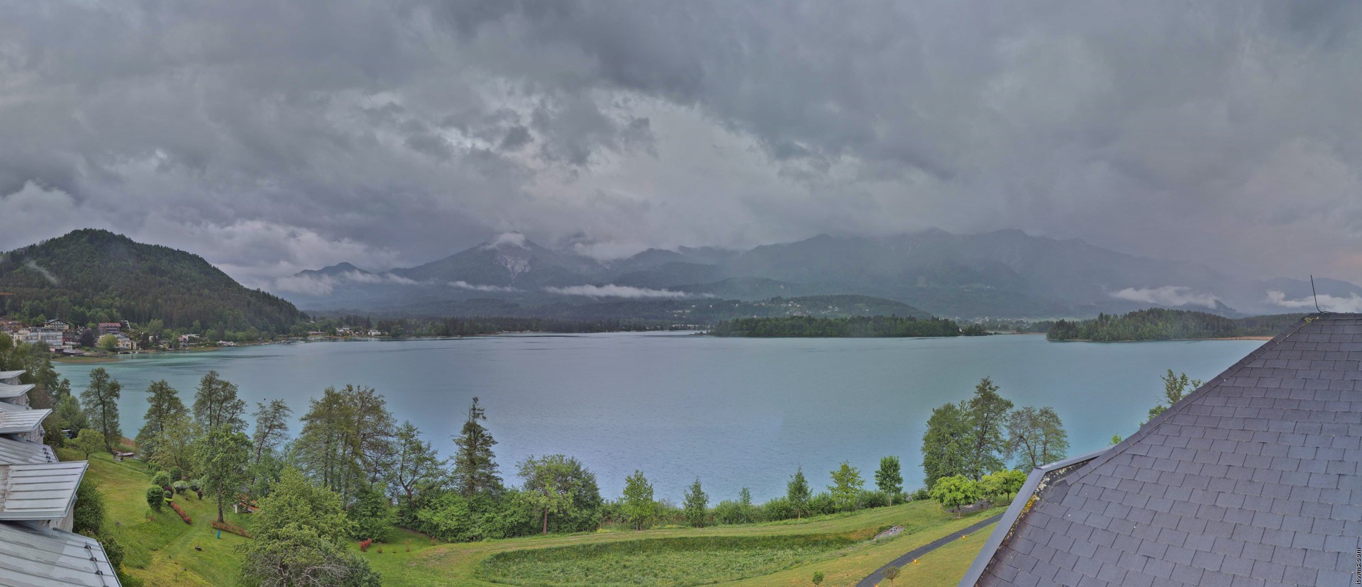 Archived image Webcam Faaker See lake, view direction south