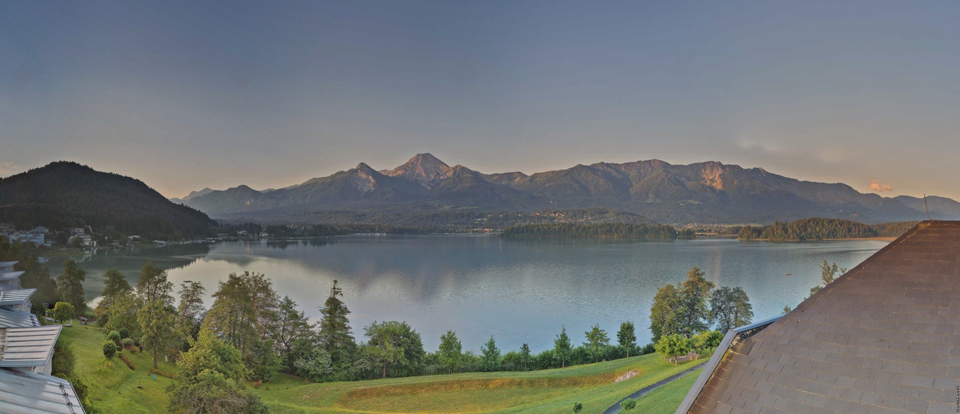 Archived image Webcam Faaker See lake, view direction south