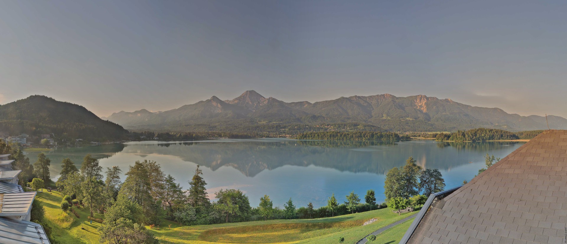 Archived image Webcam Faaker See lake, view direction south
