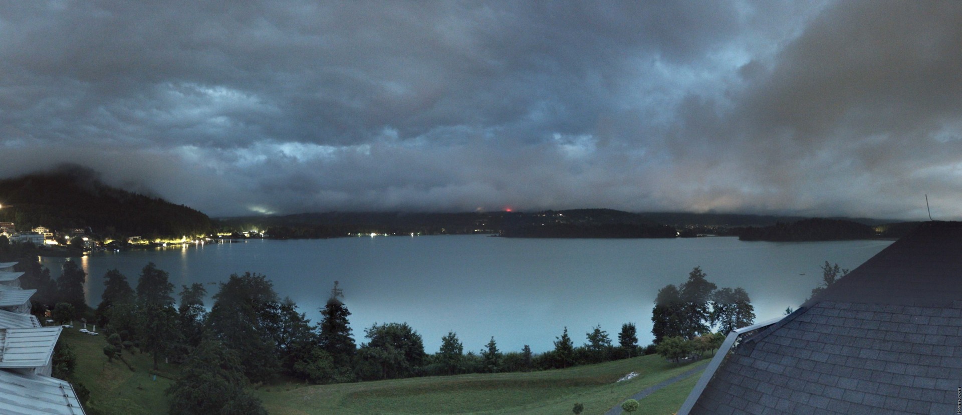 Archiv Foto Webcam Faaker See, Blickrichtung Süden