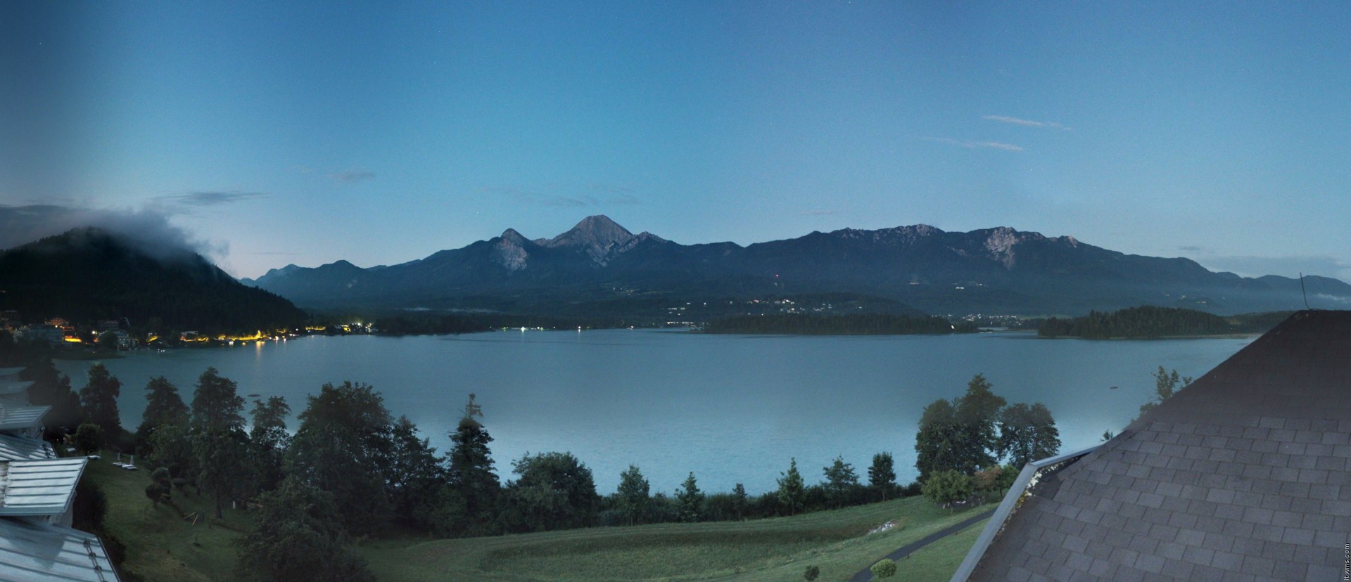 Archived image Webcam Faaker See lake, view direction south