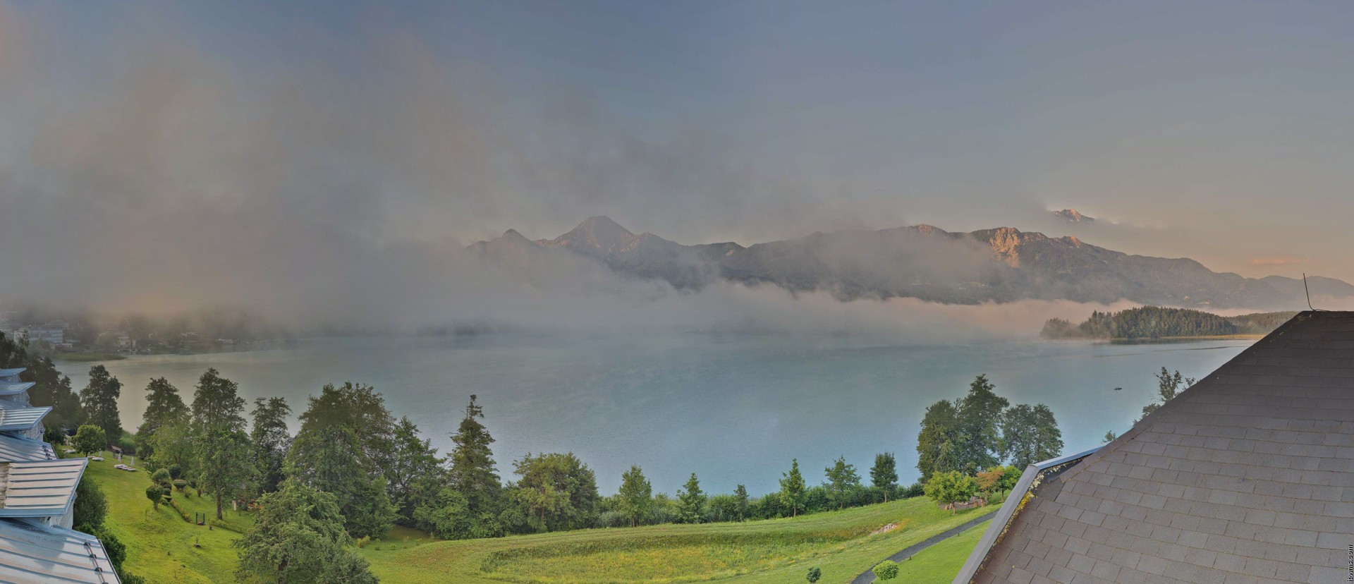 Archiv Foto Webcam Faaker See, Blickrichtung Süden