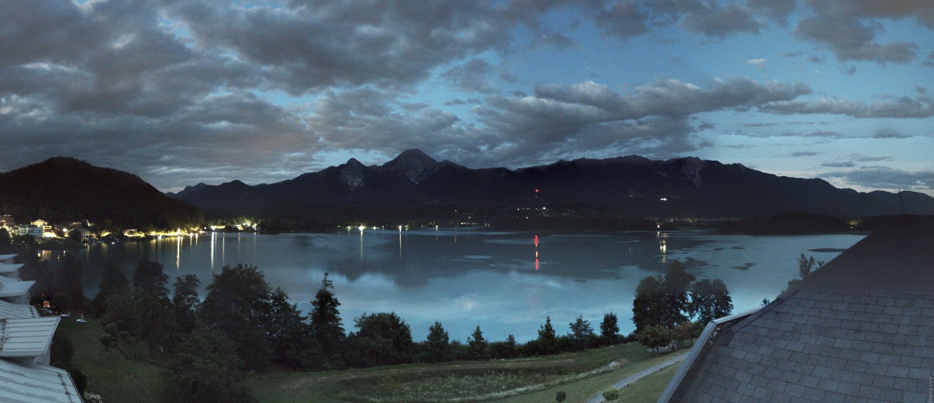 Archiv Foto Webcam Faaker See, Blickrichtung Süden