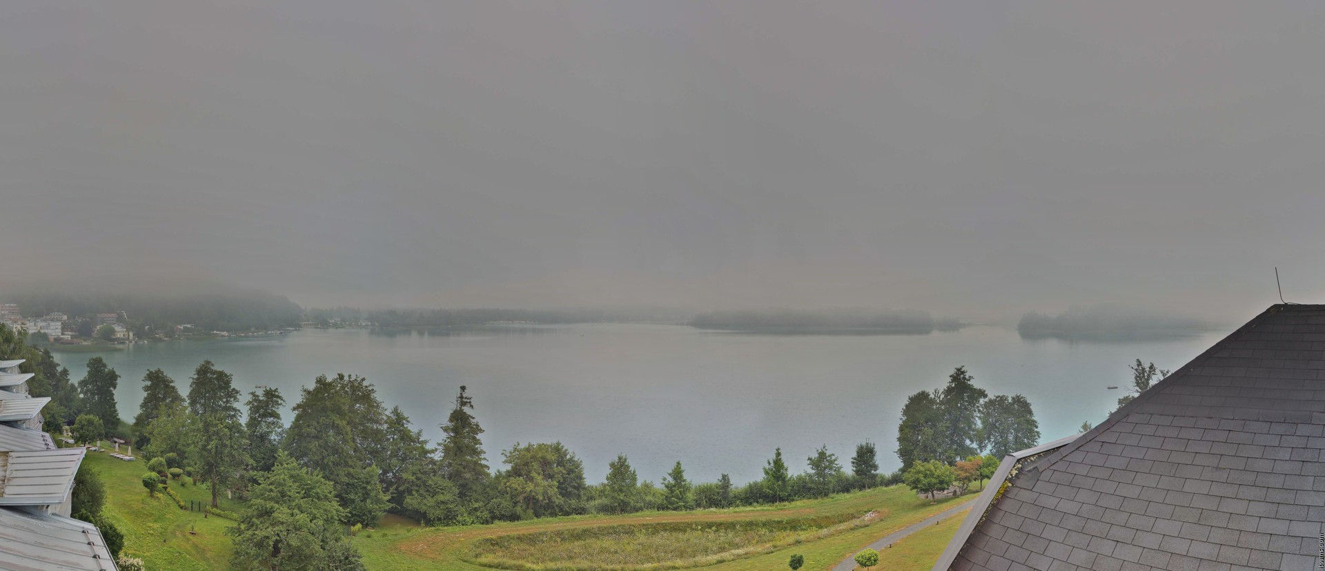 Archived image Webcam Faaker See lake, view direction south