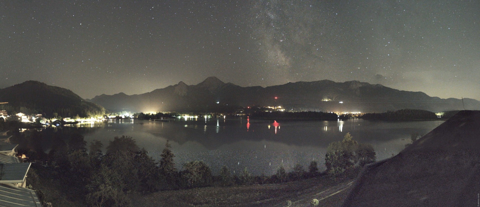 Archived image Webcam Faaker See lake, view direction south