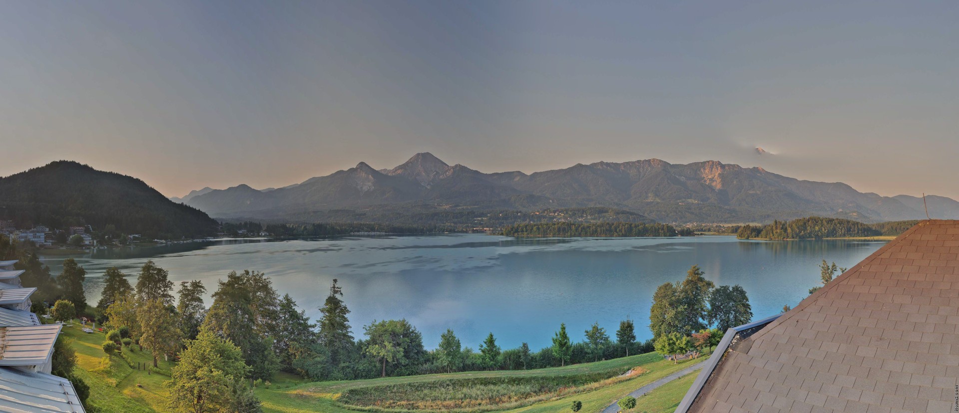 Archived image Webcam Faaker See lake, view direction south