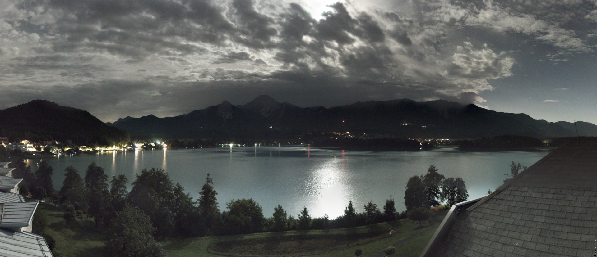 Archived image Webcam Faaker See lake, view direction south