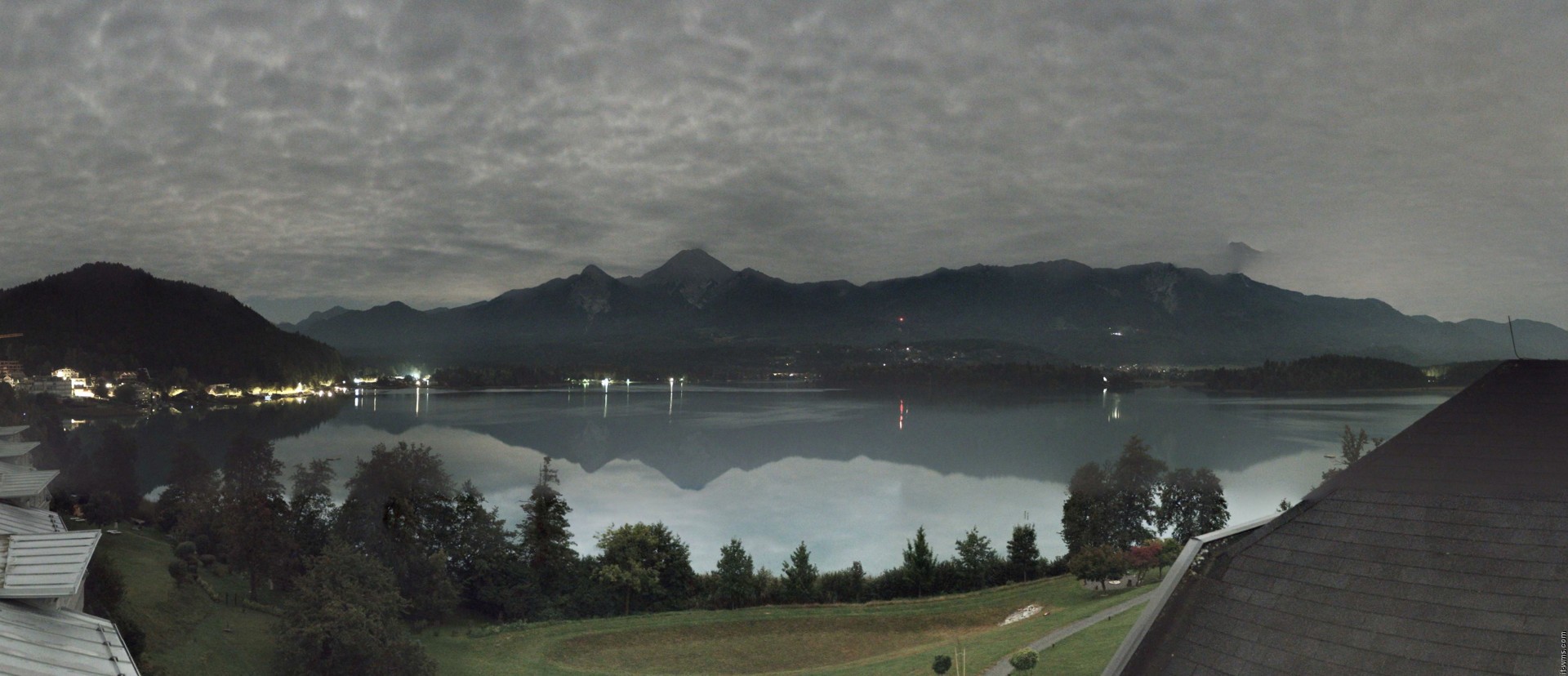 Archiv Foto Webcam Faaker See, Blickrichtung Süden