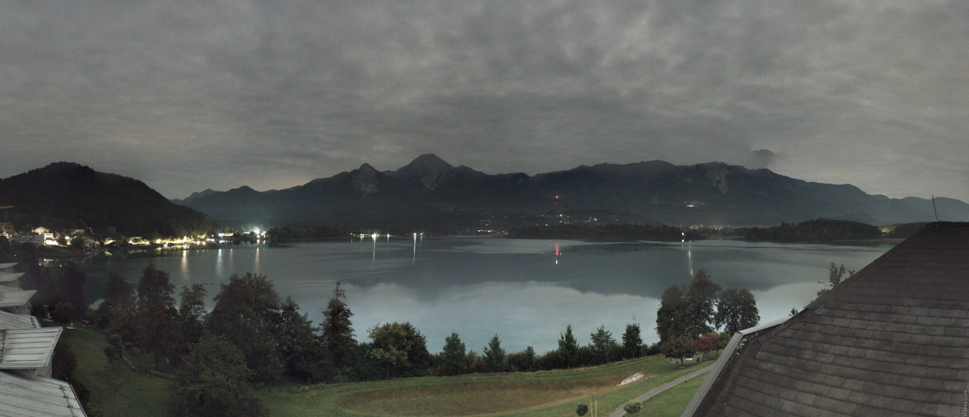 Archiv Foto Webcam Faaker See, Blickrichtung Süden