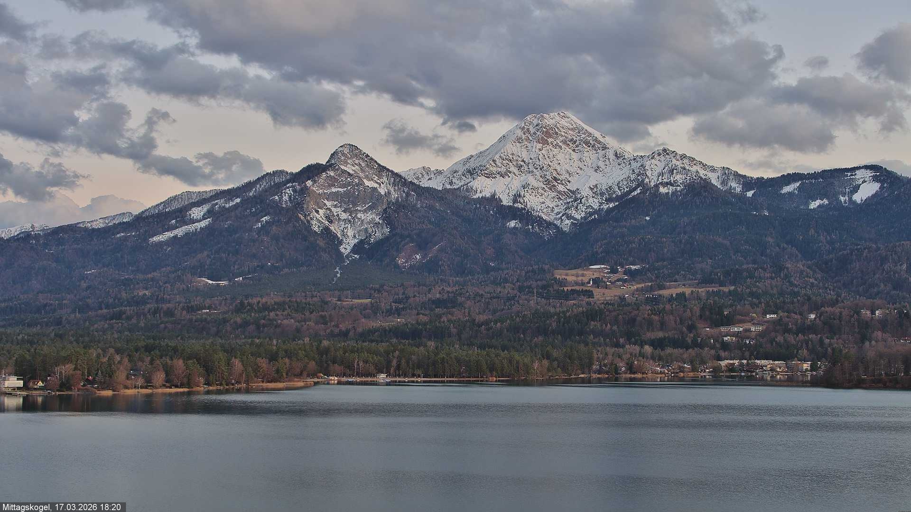 Archiv Foto Webcam Faaker See, Blickrichtung Mittagskogel