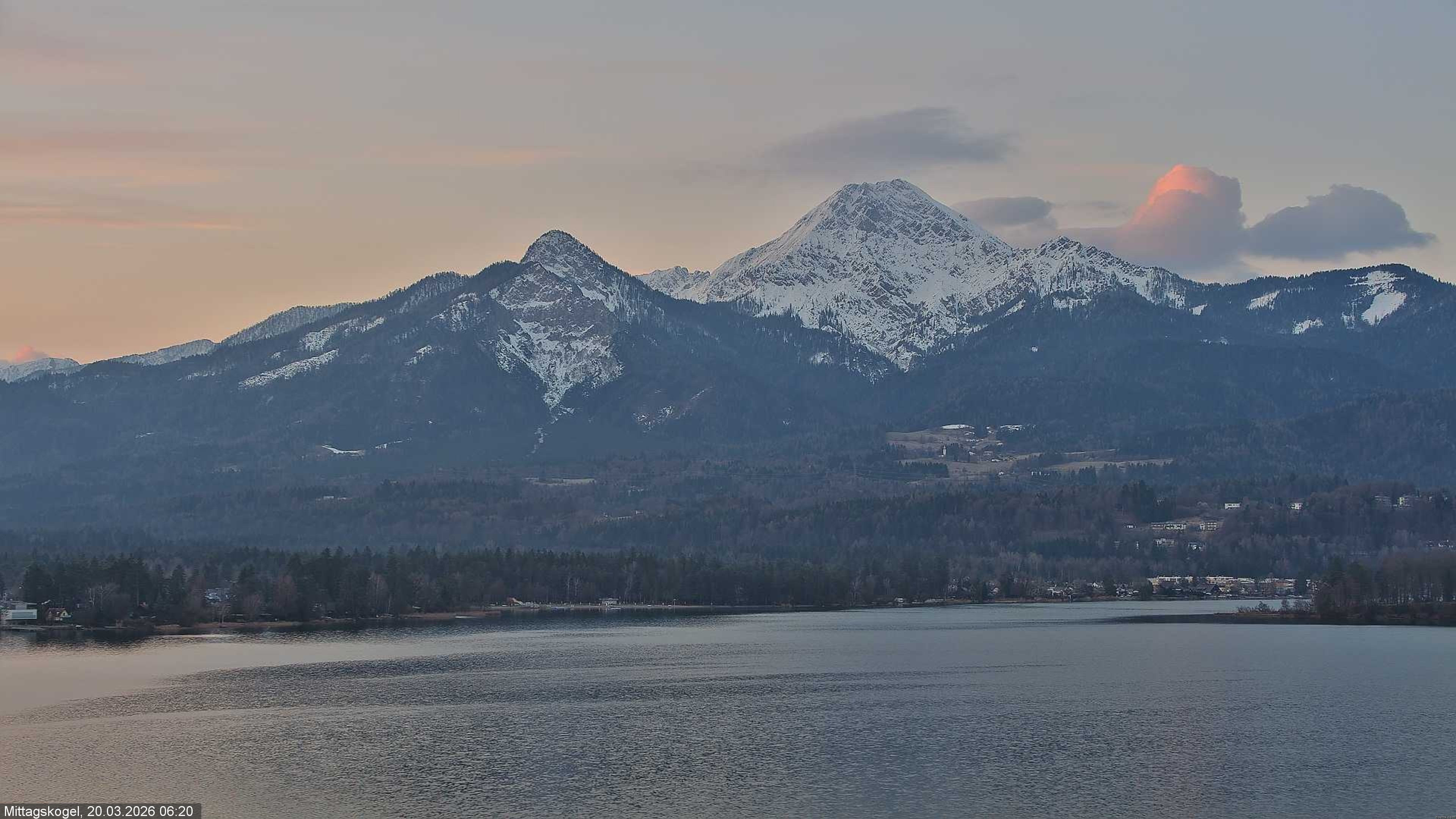 Archived image Webcam Mittagskogel mountain, Faaker See lake
