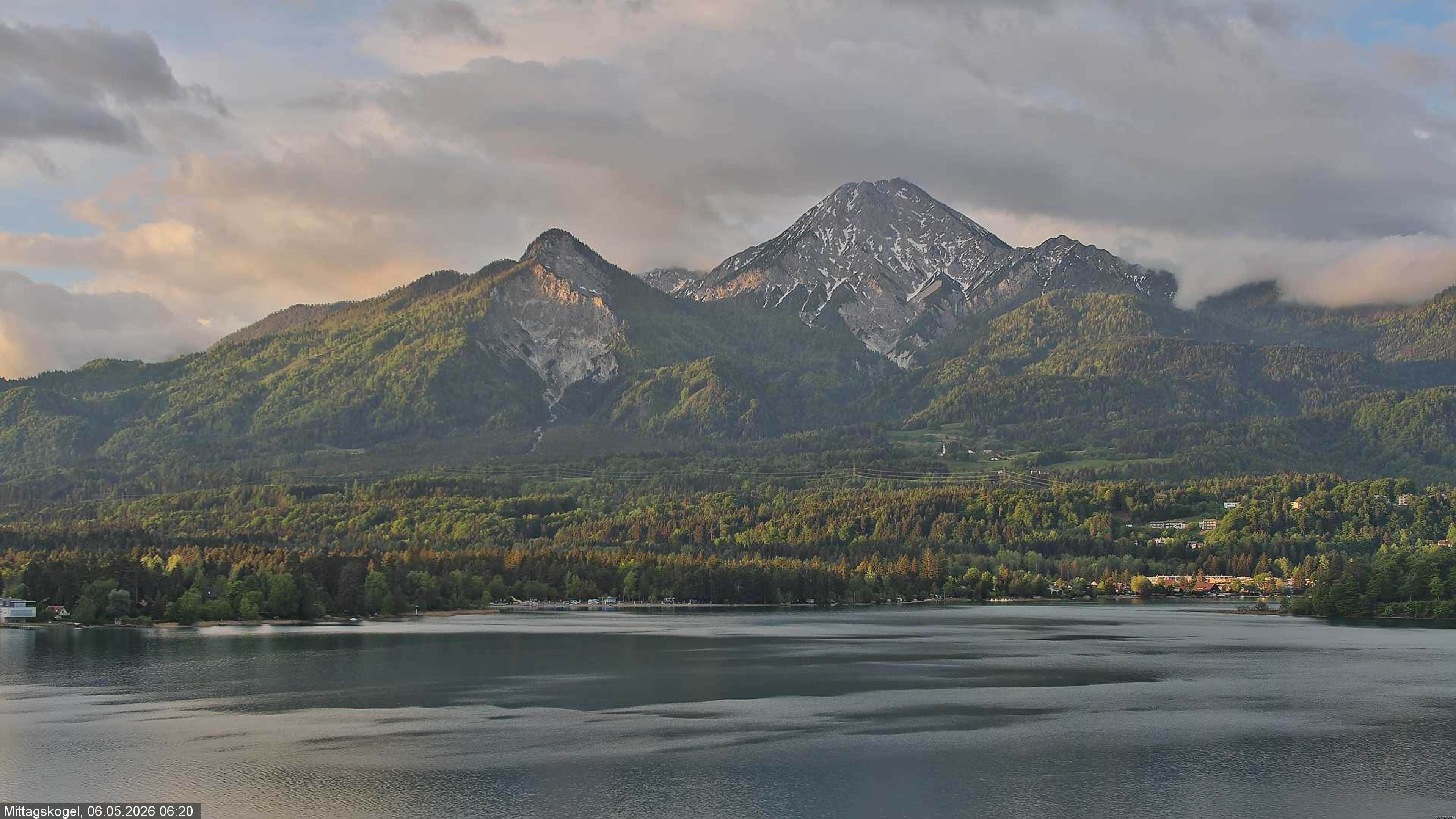 Archiv Foto Webcam Faaker See, Blickrichtung Mittagskogel