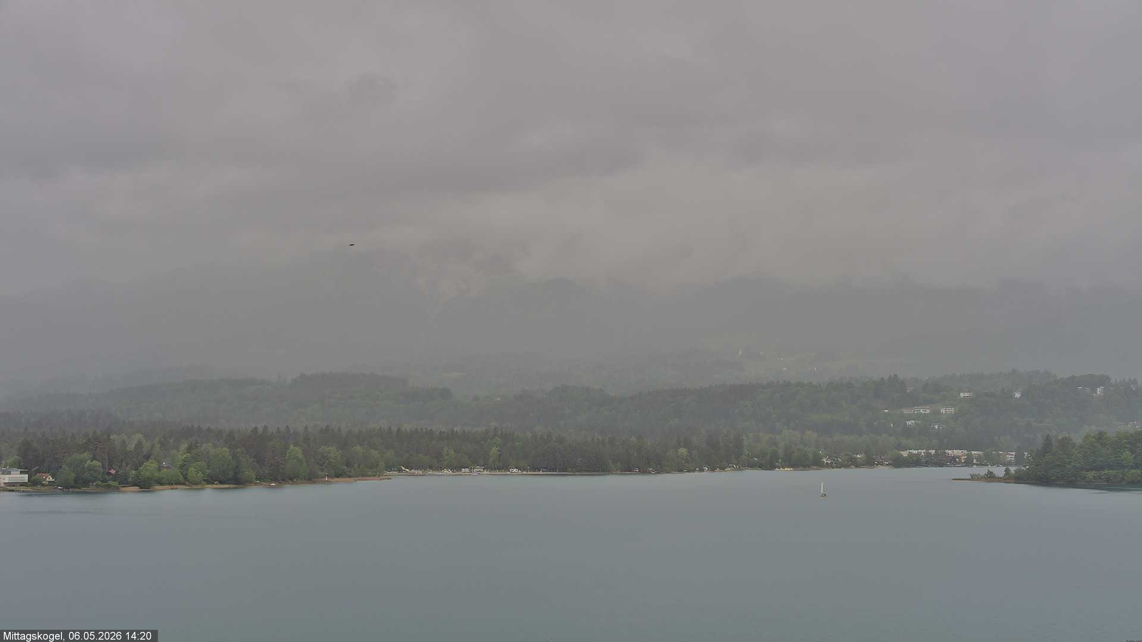 Archiv Foto Webcam Faaker See, Blickrichtung Mittagskogel