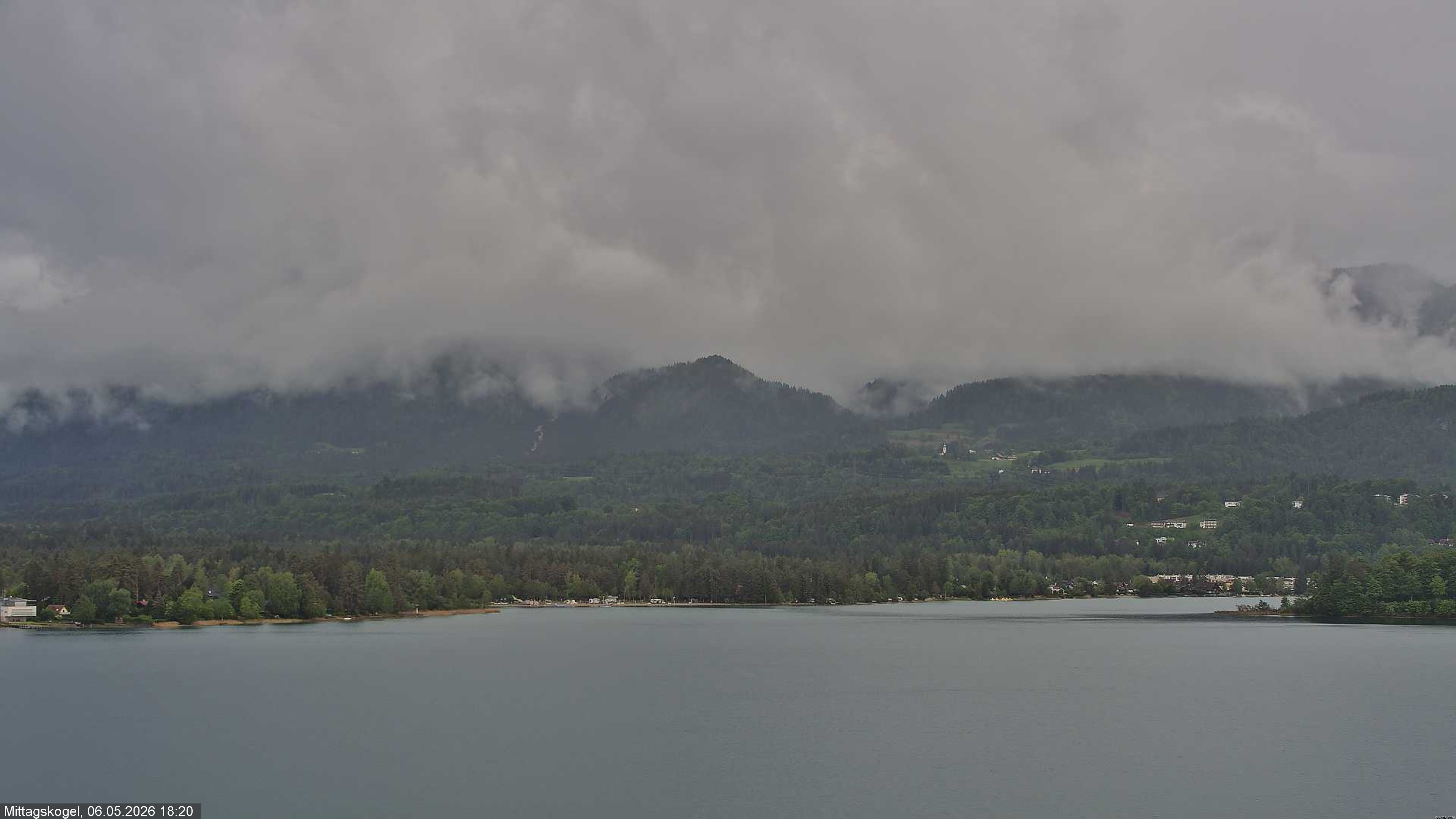Archiv Foto Webcam Faaker See, Blickrichtung Mittagskogel