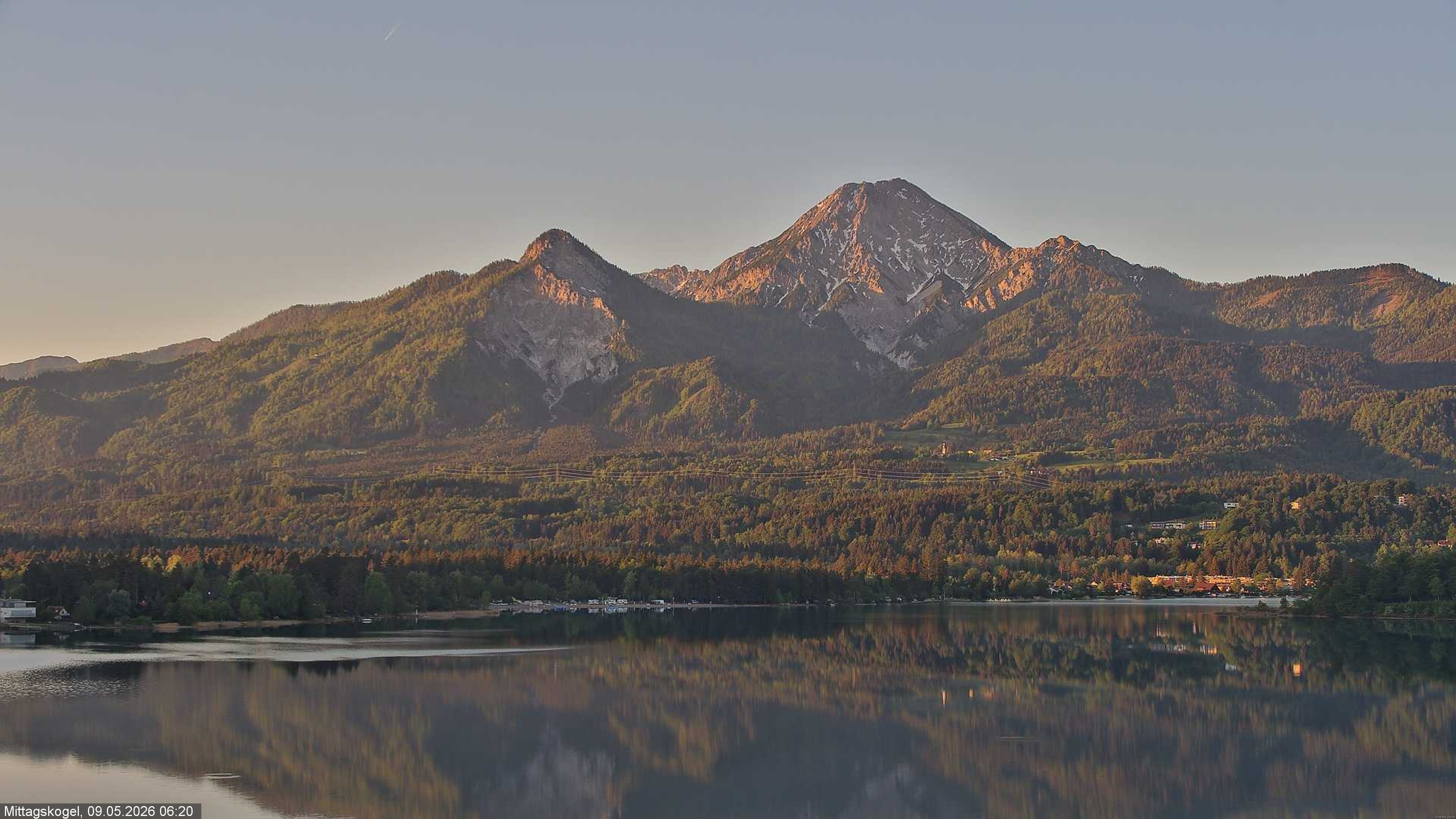 Archiv Foto Webcam Faaker See, Blickrichtung Mittagskogel