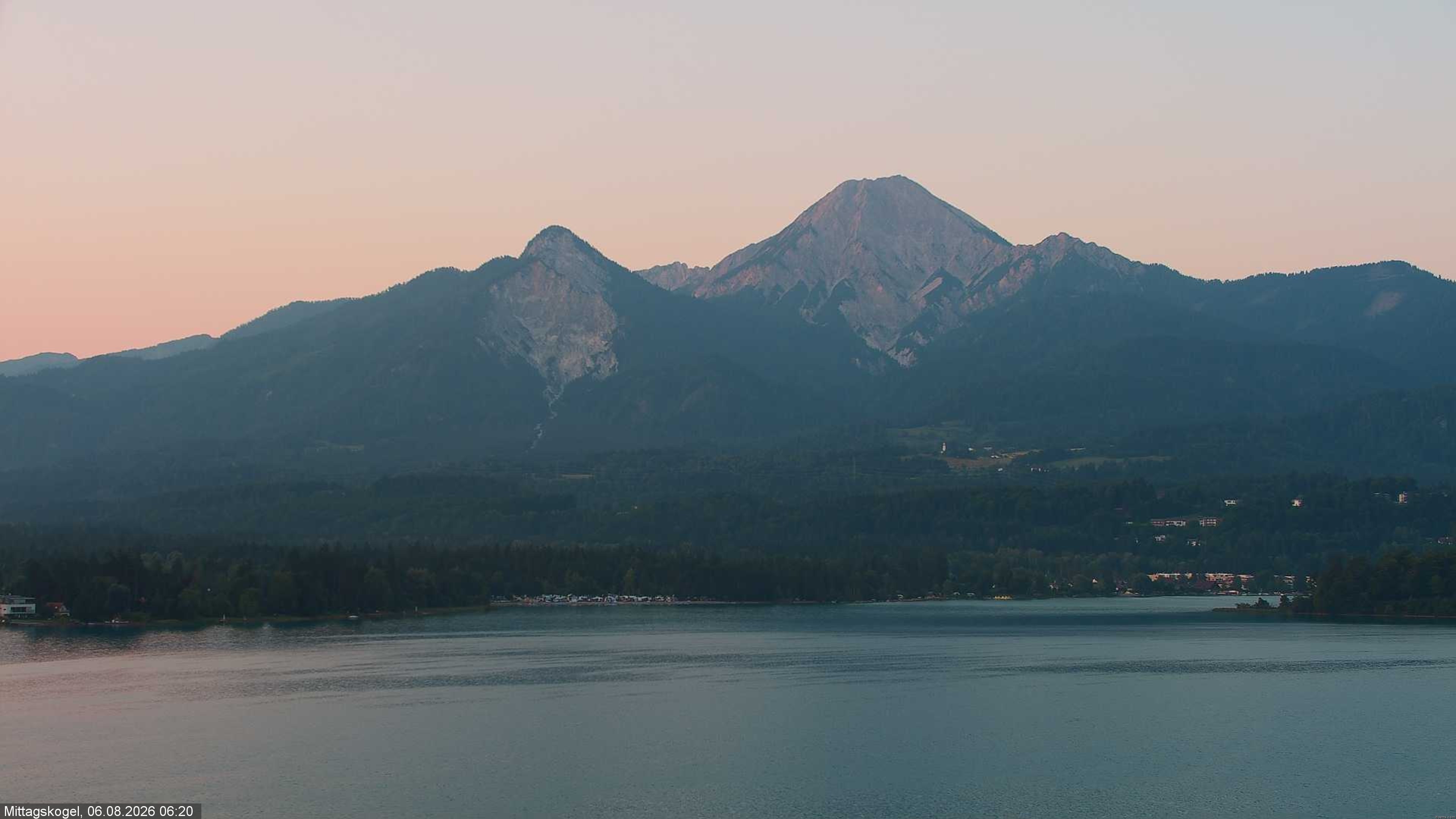 Archiv Foto Webcam Faaker See, Blickrichtung Mittagskogel