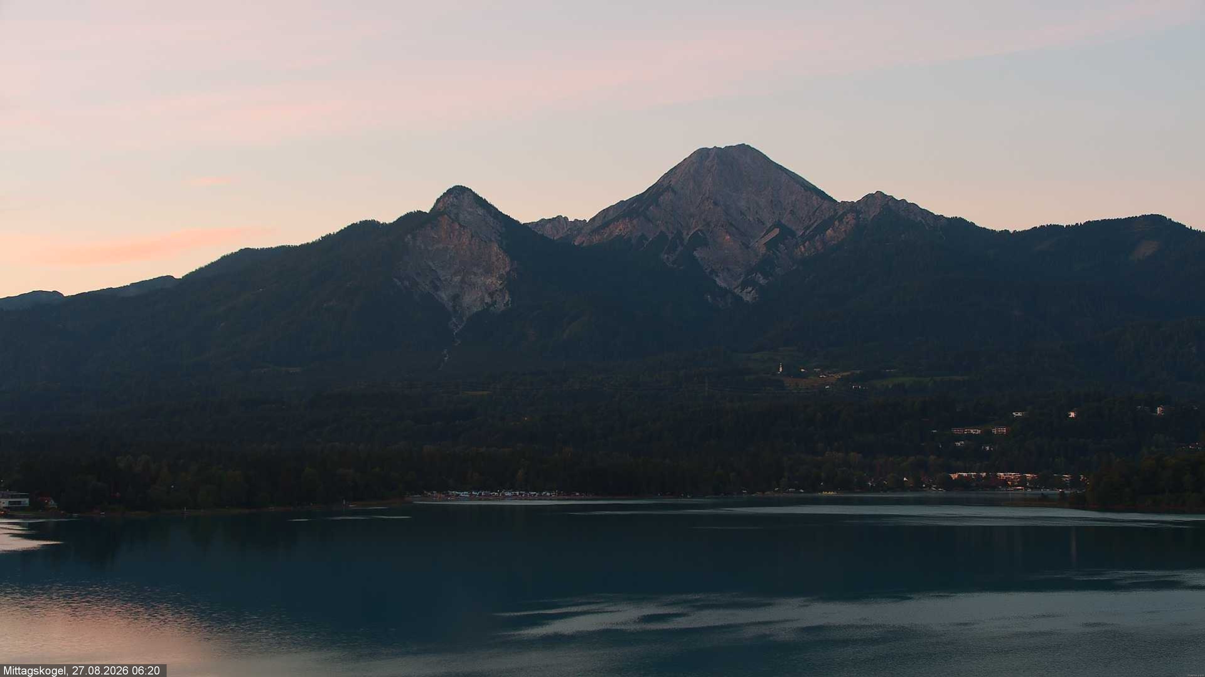 Archiv Foto Webcam Faaker See, Blickrichtung Mittagskogel