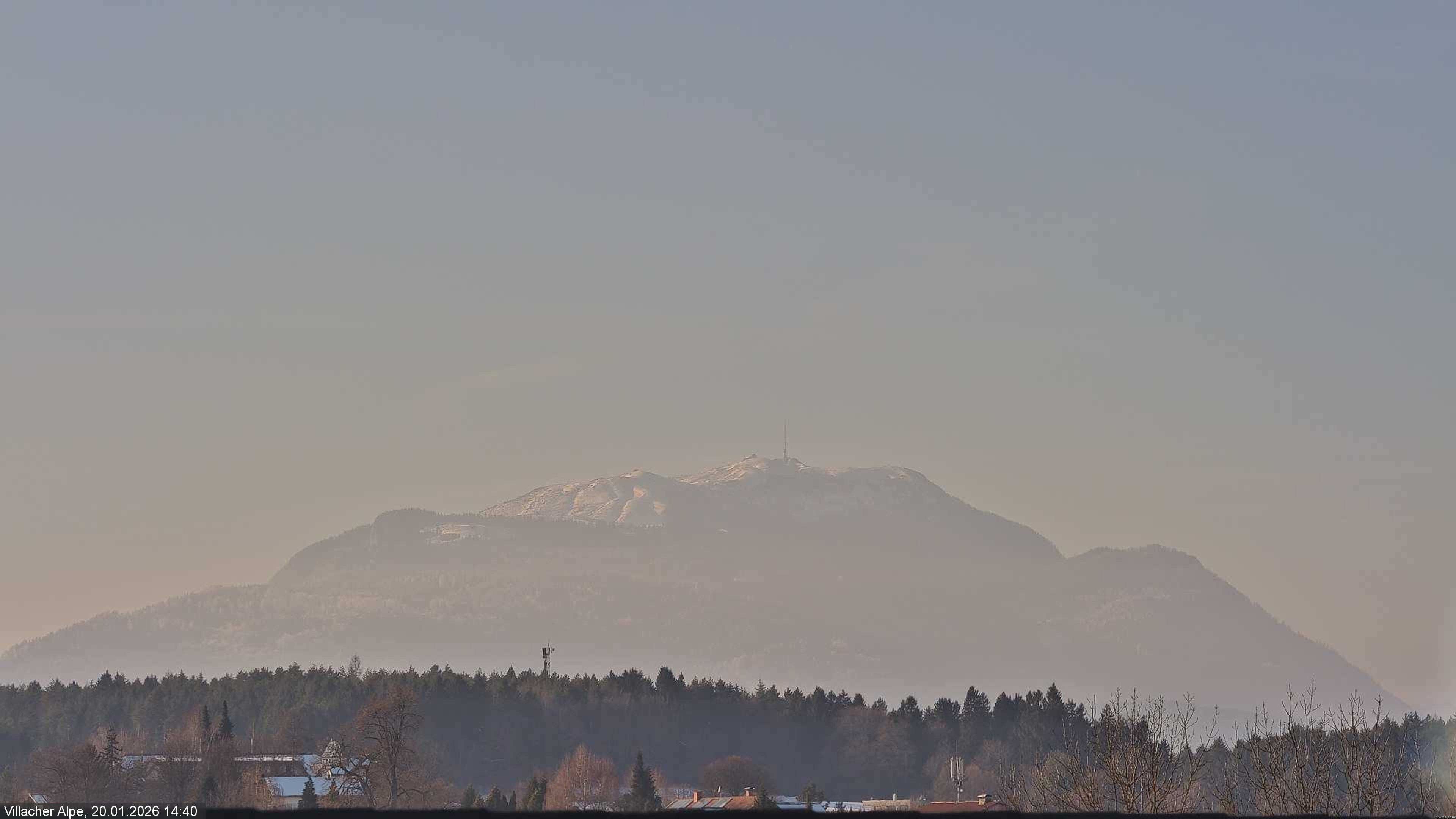 Archived image Webcam Faaker See lake and Villacher Alpe