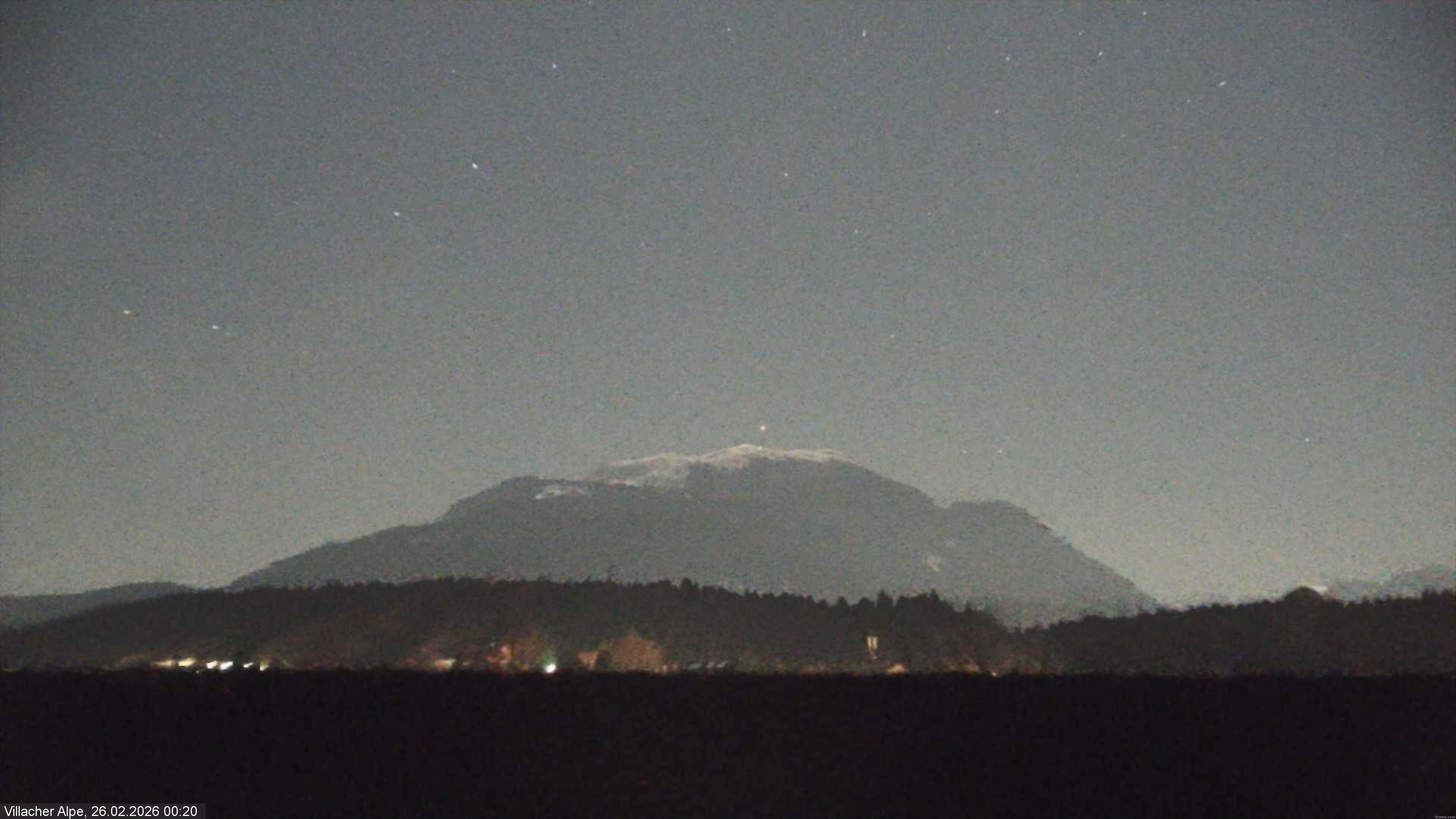 Archived image Webcam Faaker See lake and Villacher Alpe