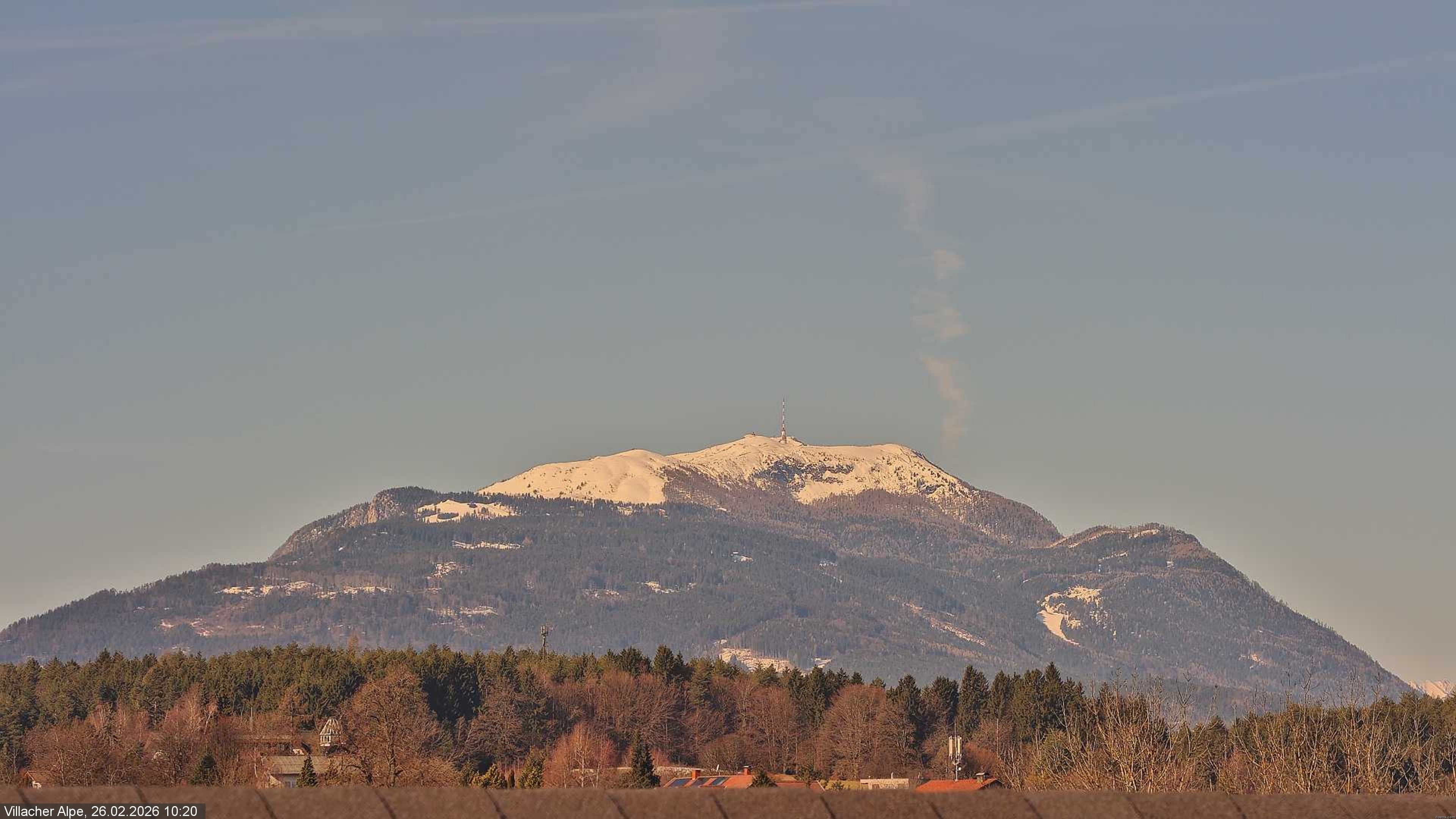 Archived image Webcam Faaker See lake and Villacher Alpe