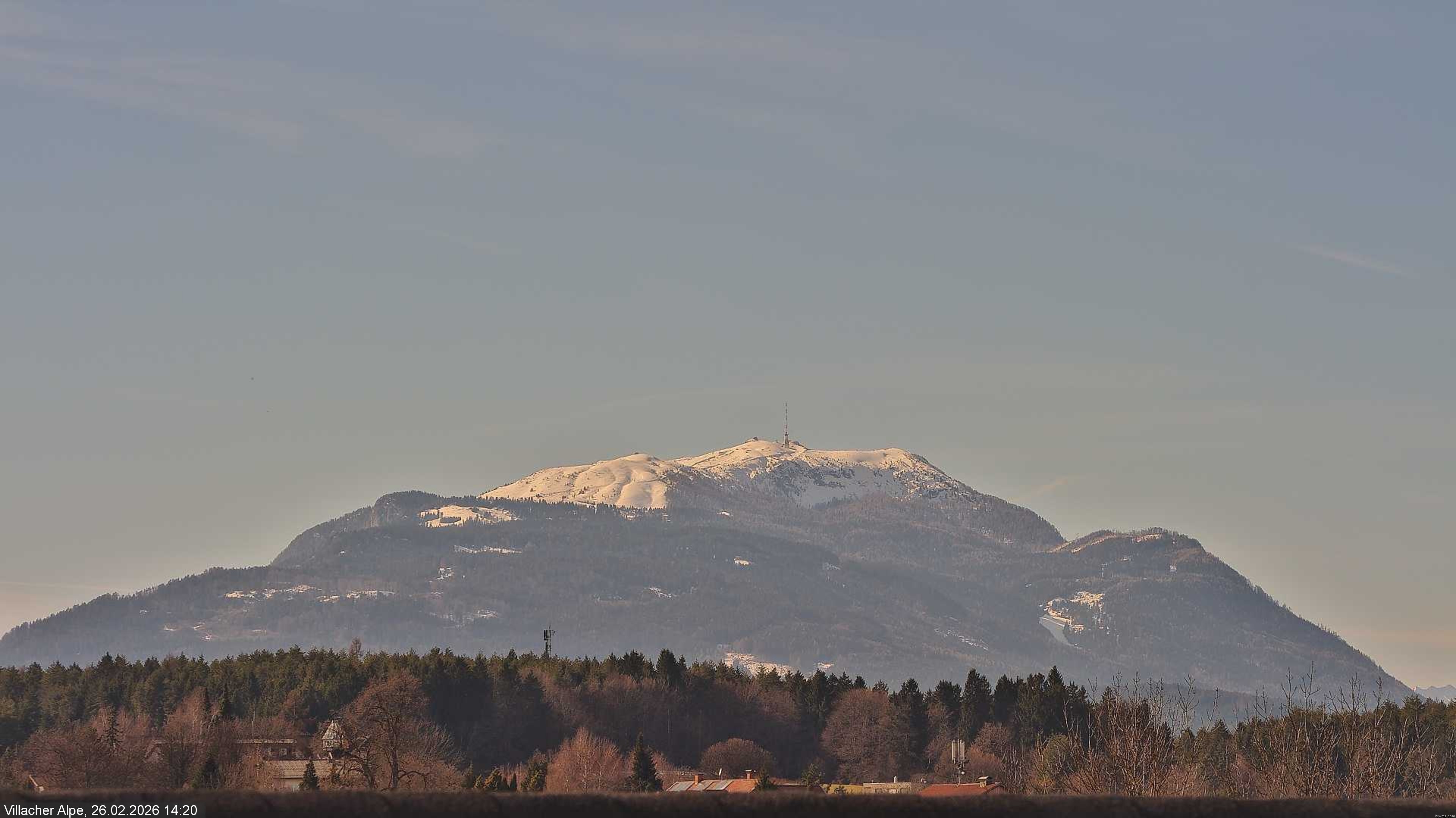 Archived image Webcam Faaker See lake and Villacher Alpe