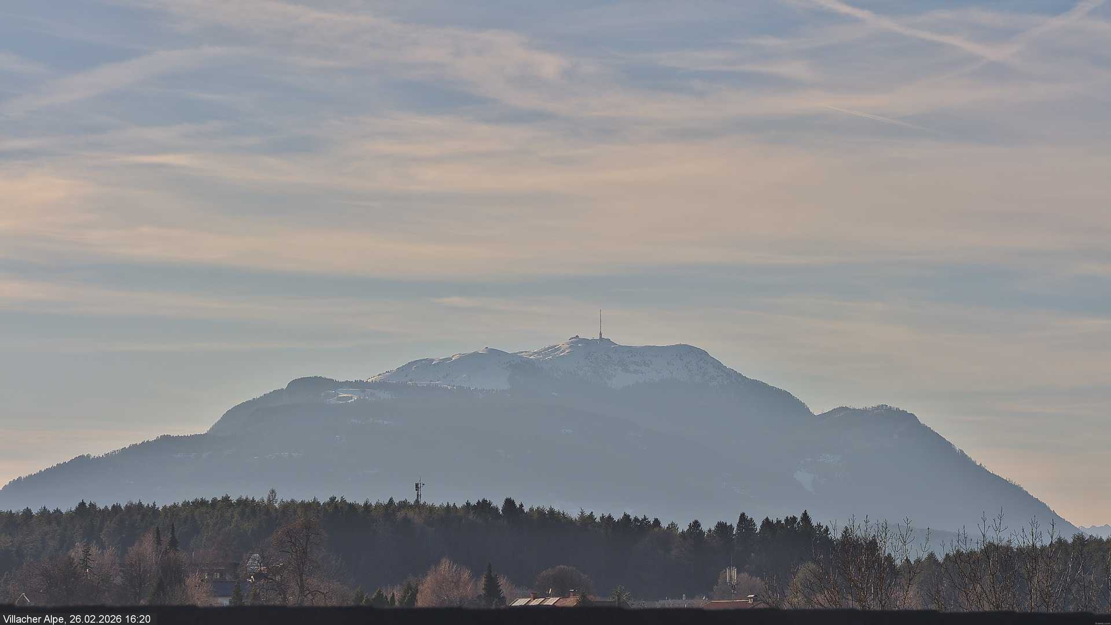 Archived image Webcam Faaker See lake and Villacher Alpe