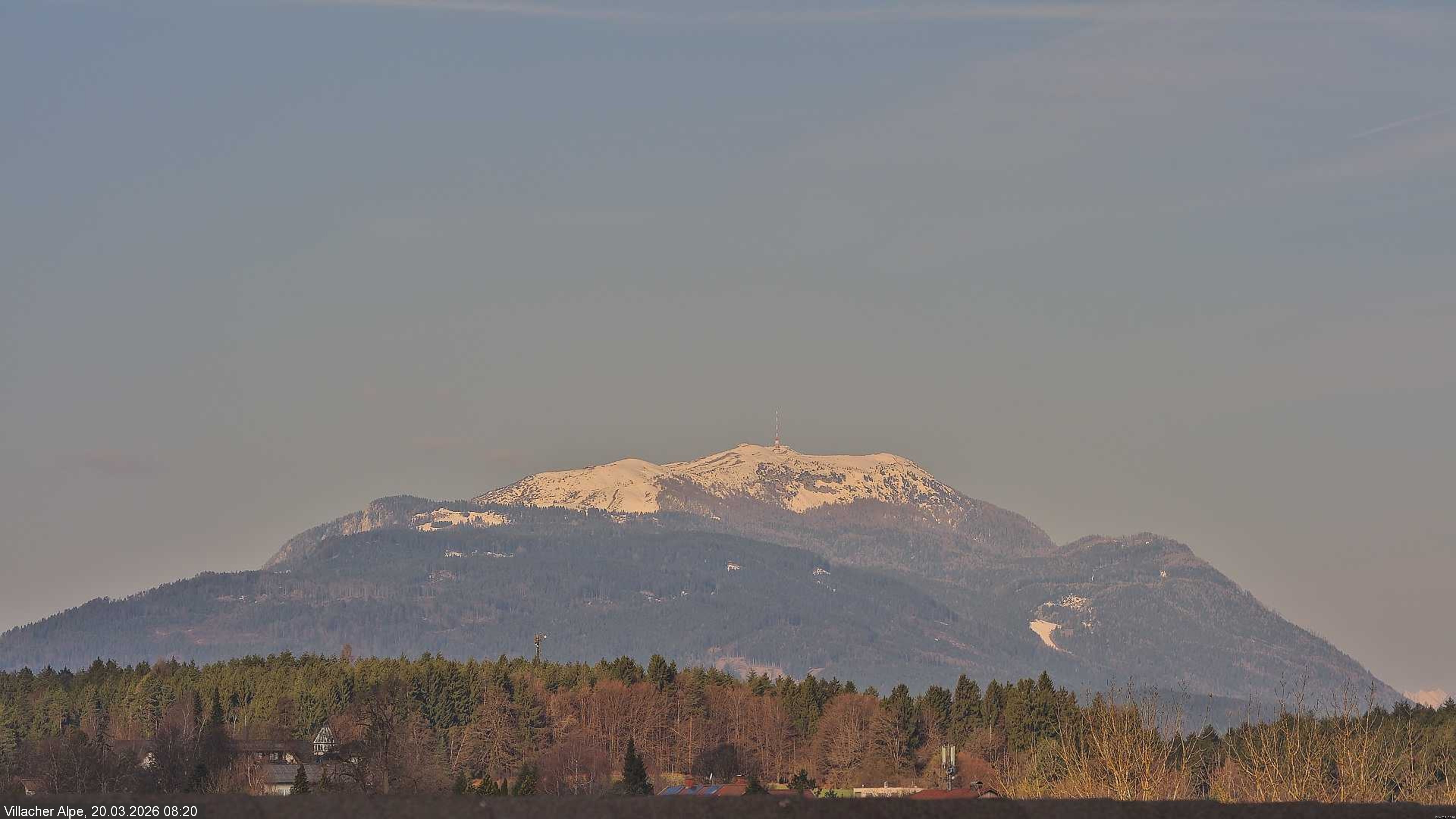 Archived image Webcam Faaker See lake and Villacher Alpe