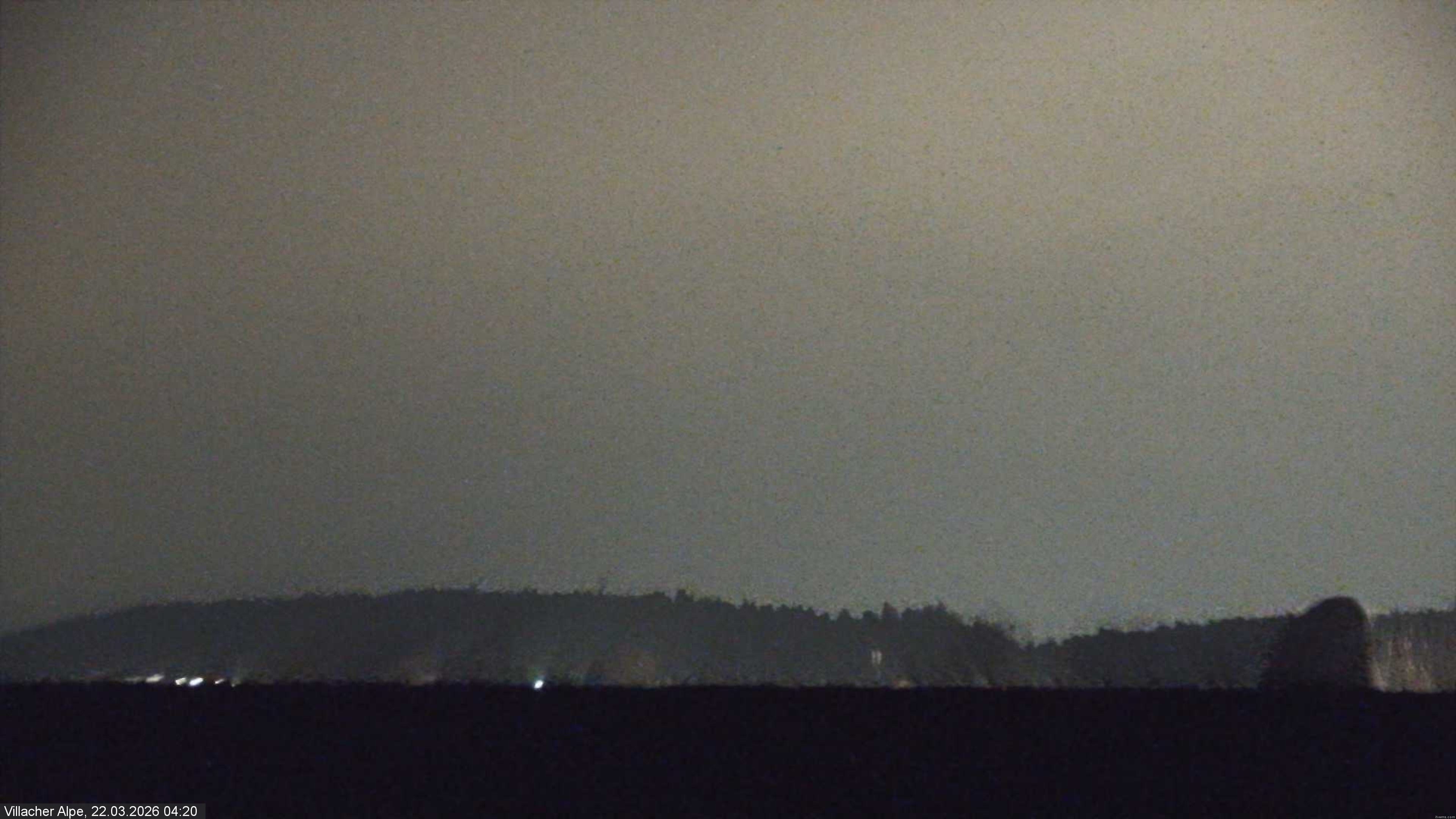 Archived image Webcam Faaker See lake and Villacher Alpe