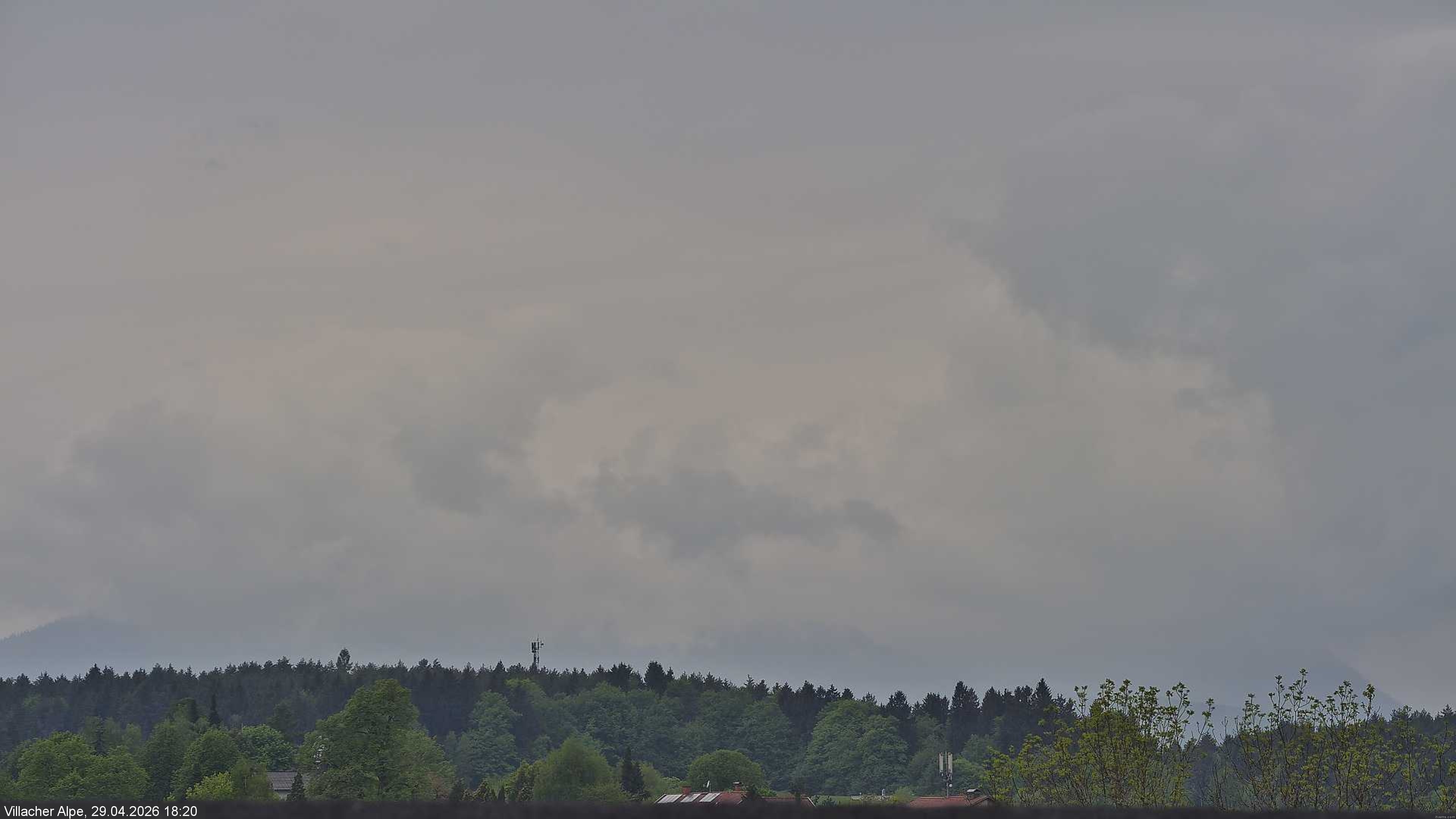 Archived image Webcam Faaker See lake and Villacher Alpe