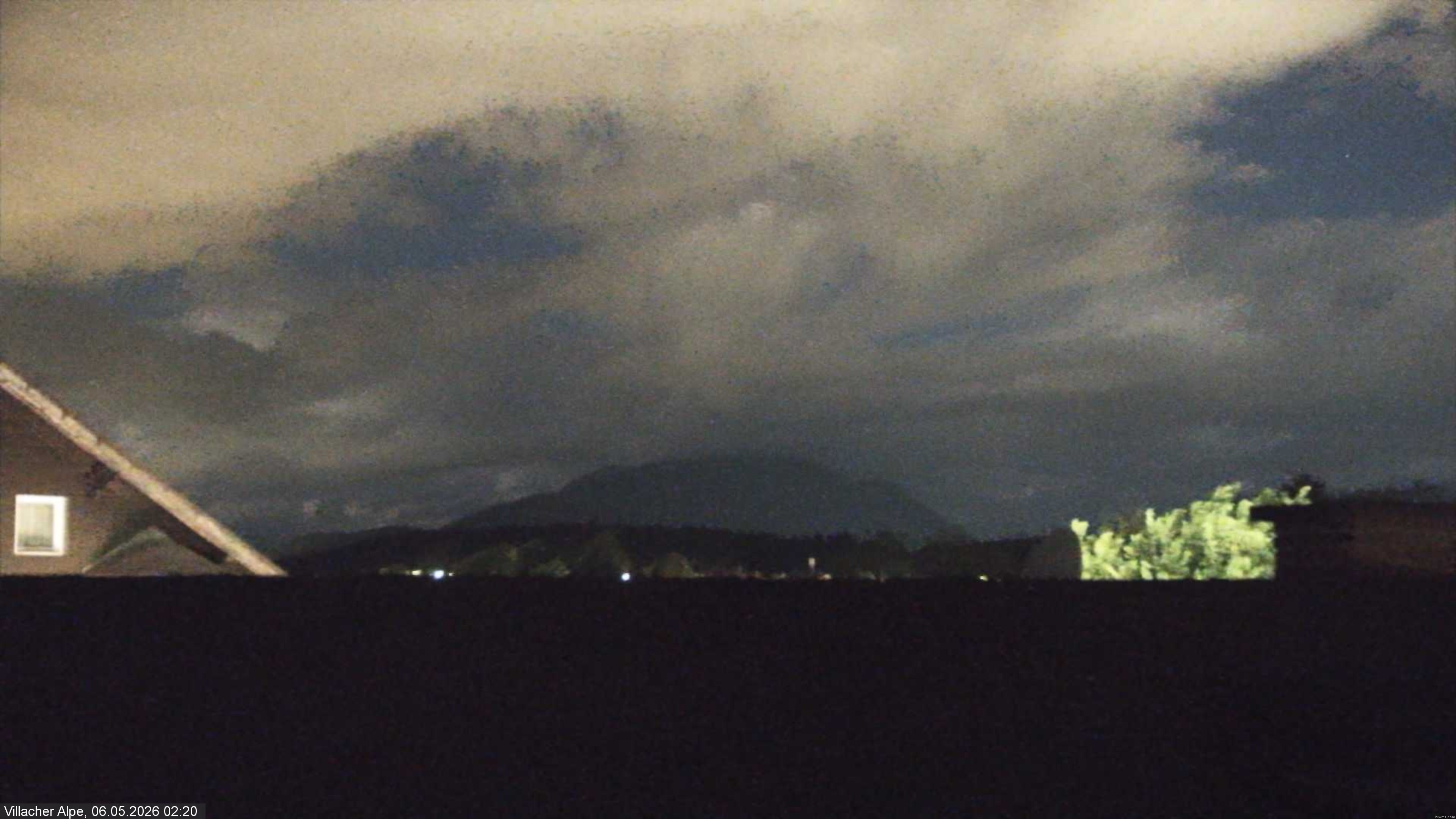 Archived image Webcam Faaker See lake and Villacher Alpe