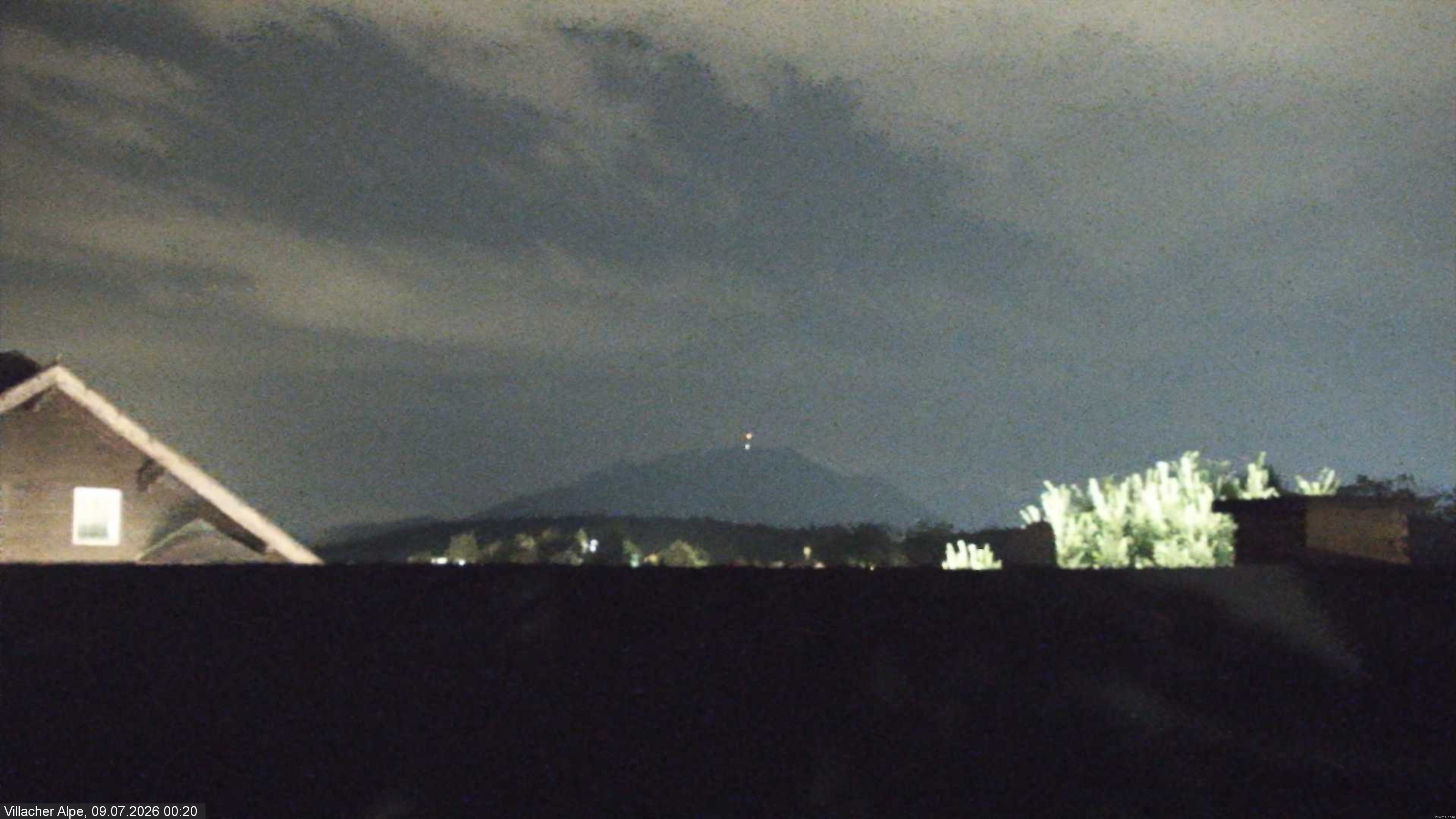 Archived image Webcam Faaker See lake and Villacher Alpe