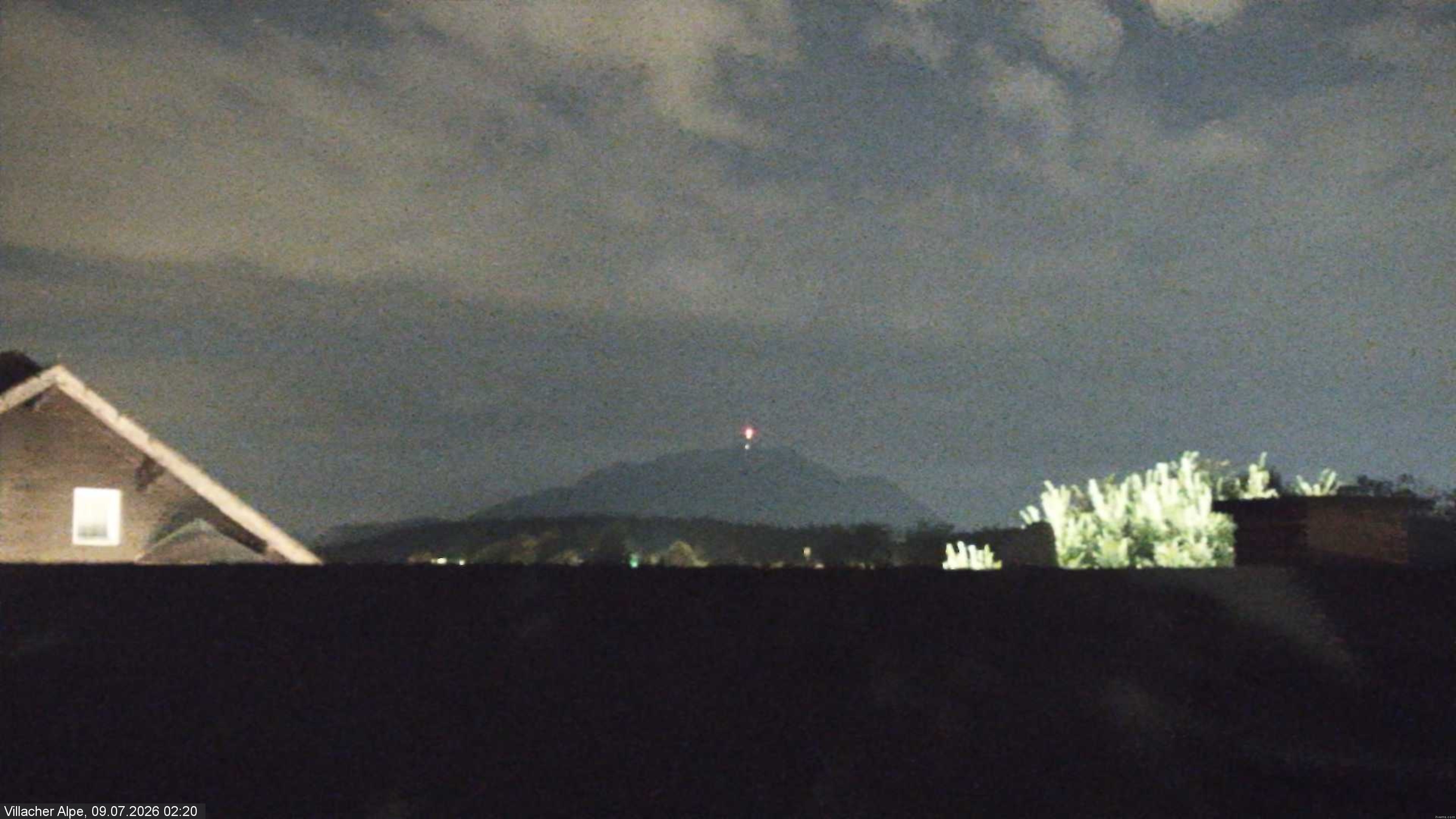 Archived image Webcam Faaker See lake and Villacher Alpe