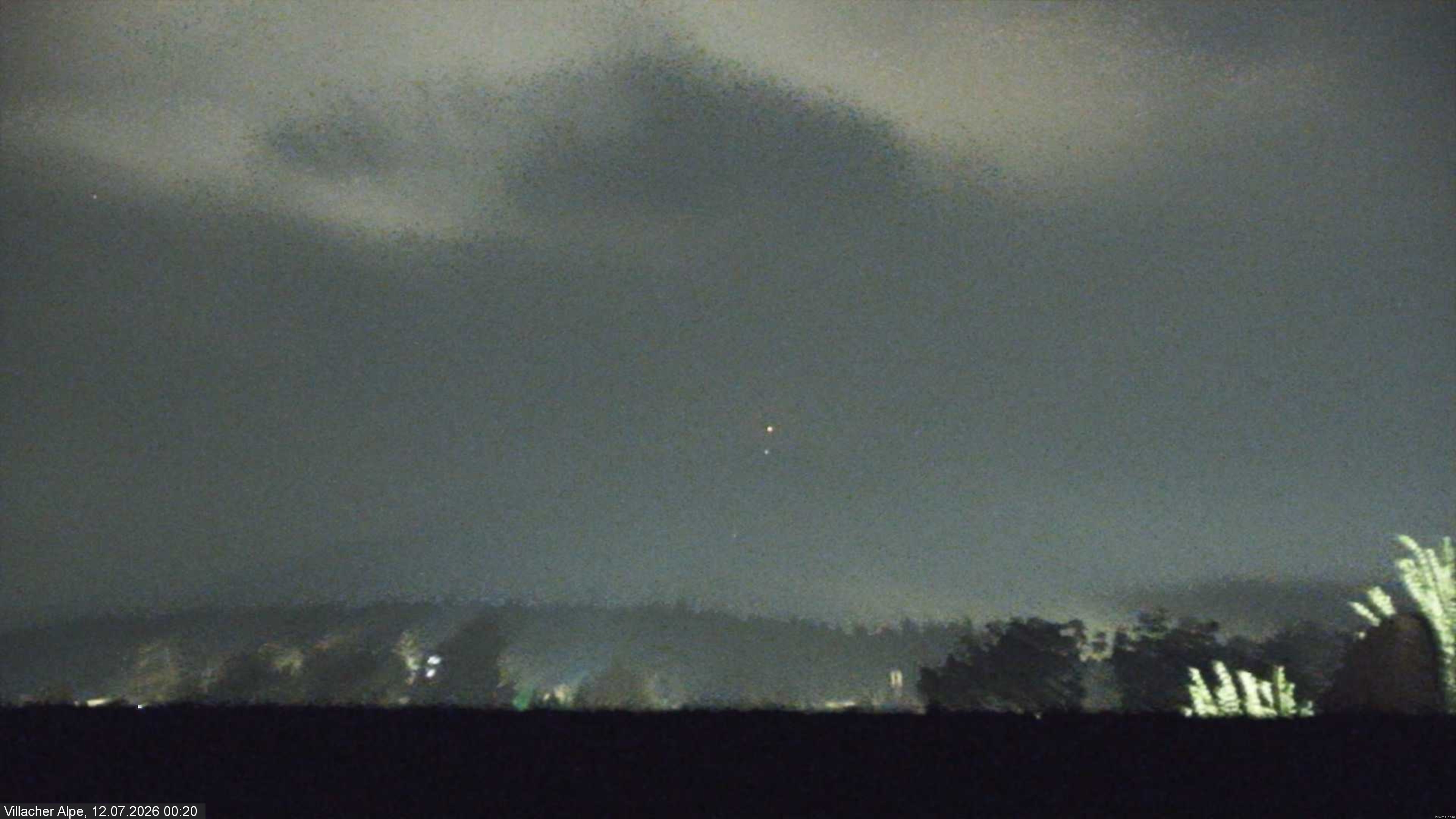 Archived image Webcam Faaker See lake and Villacher Alpe