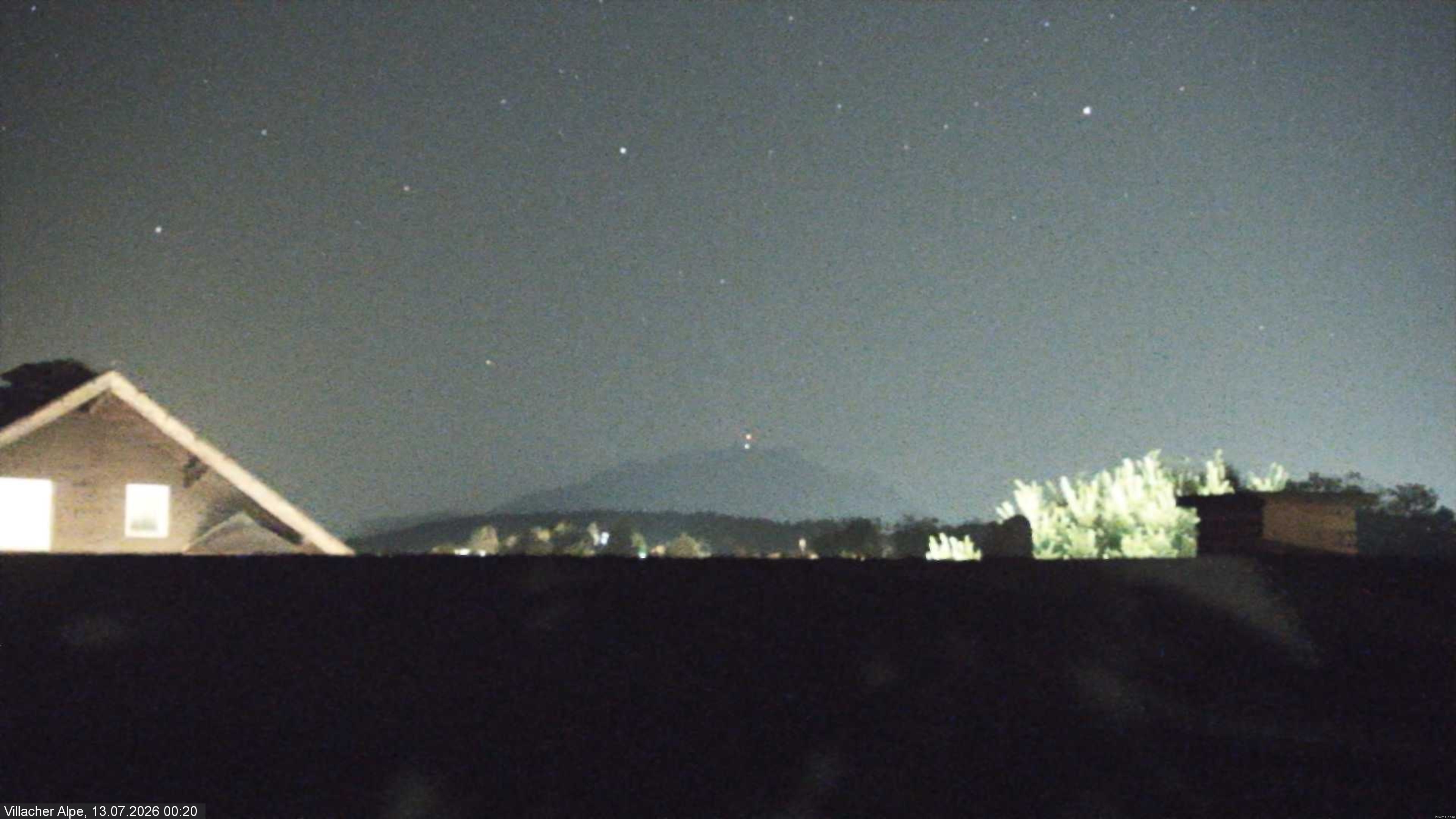 Archived image Webcam Faaker See lake and Villacher Alpe