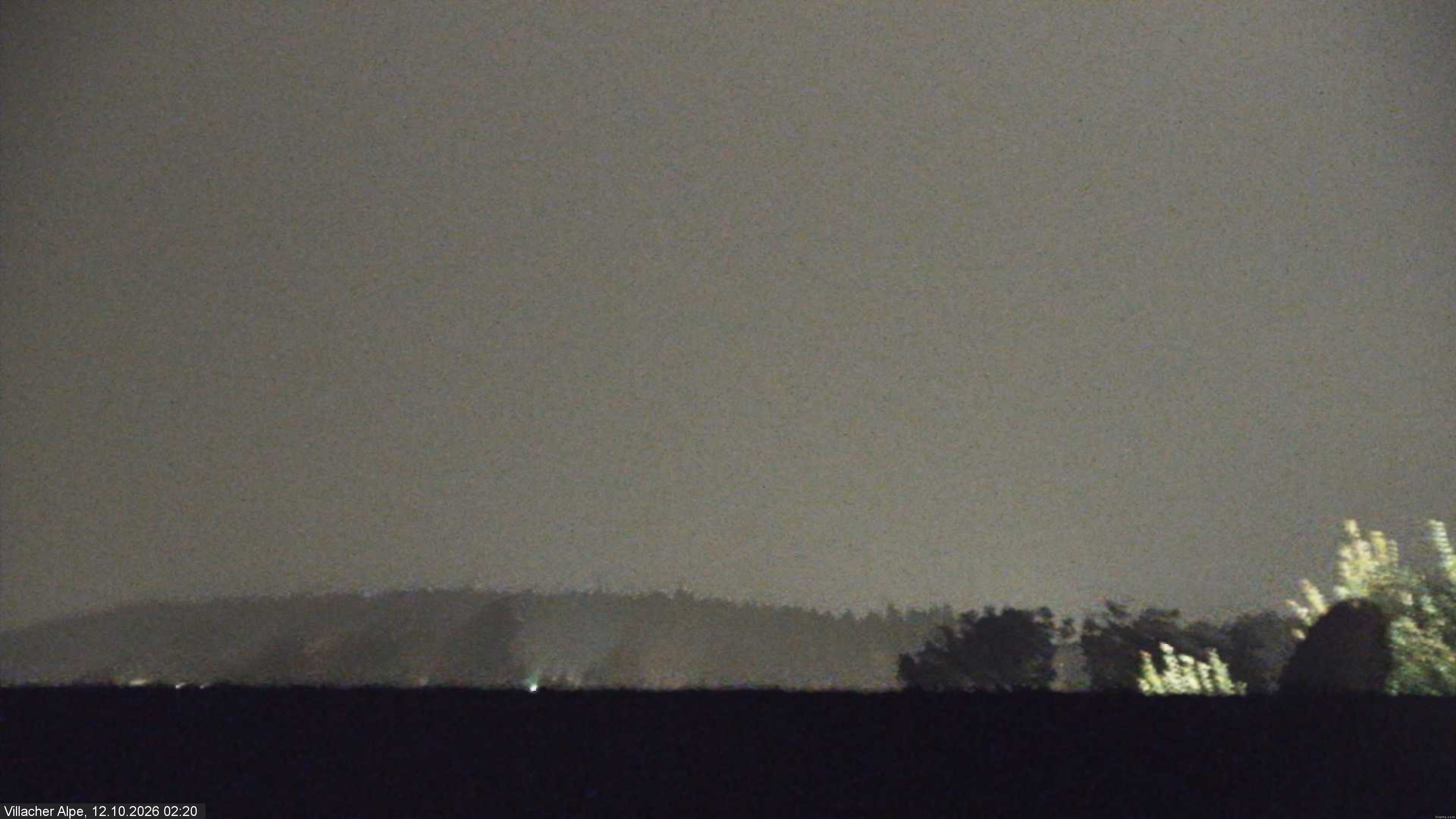 Archived image Webcam Faaker See lake and Villacher Alpe