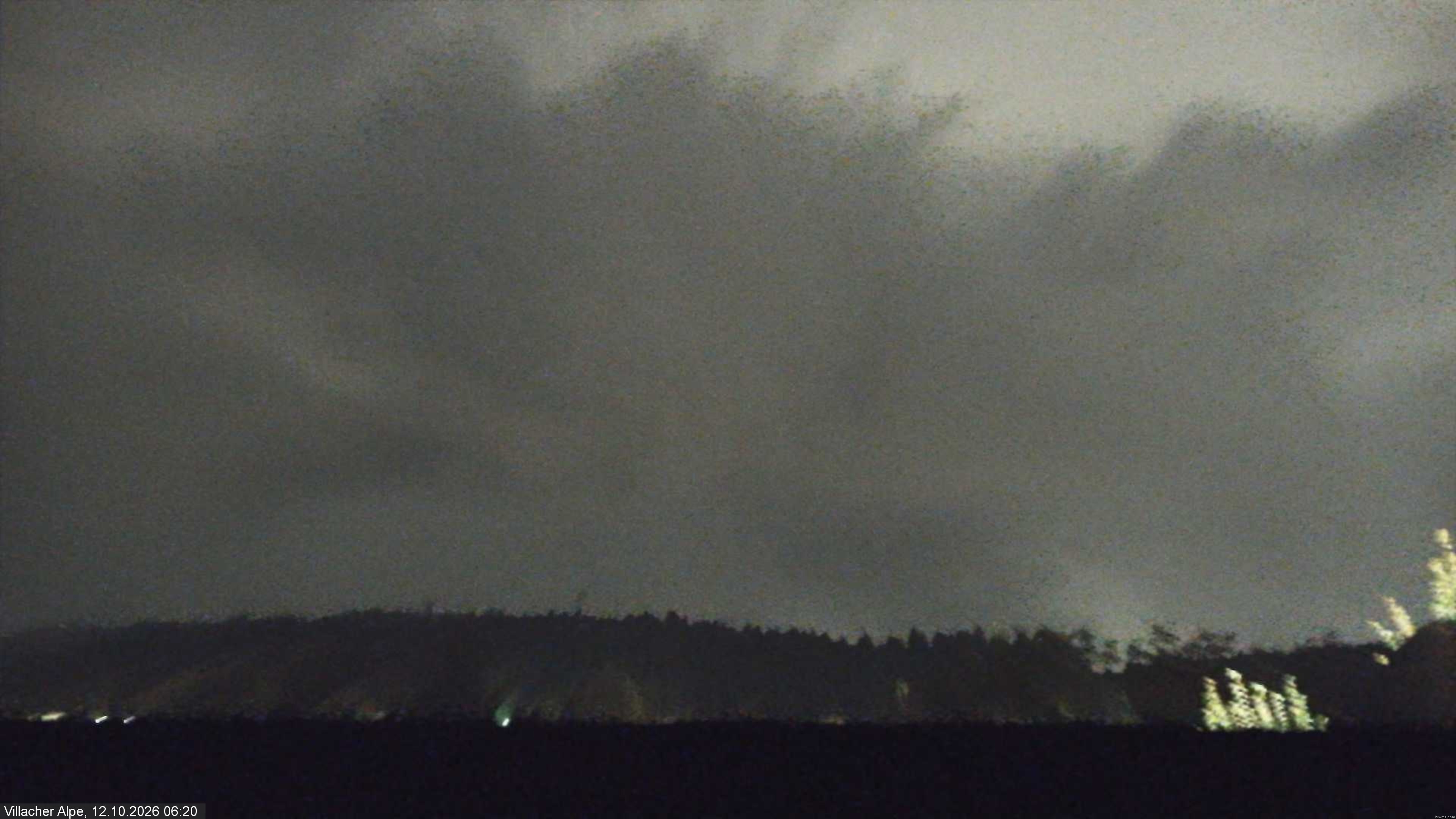 Archived image Webcam Faaker See lake and Villacher Alpe