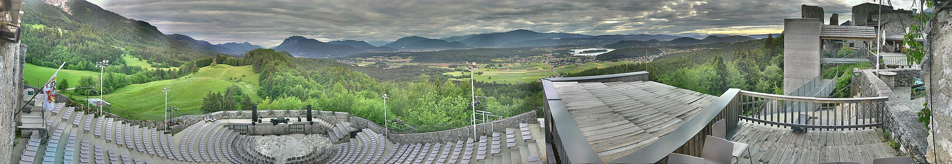Archived image Webcam Finkenstein castle (Carinthia)