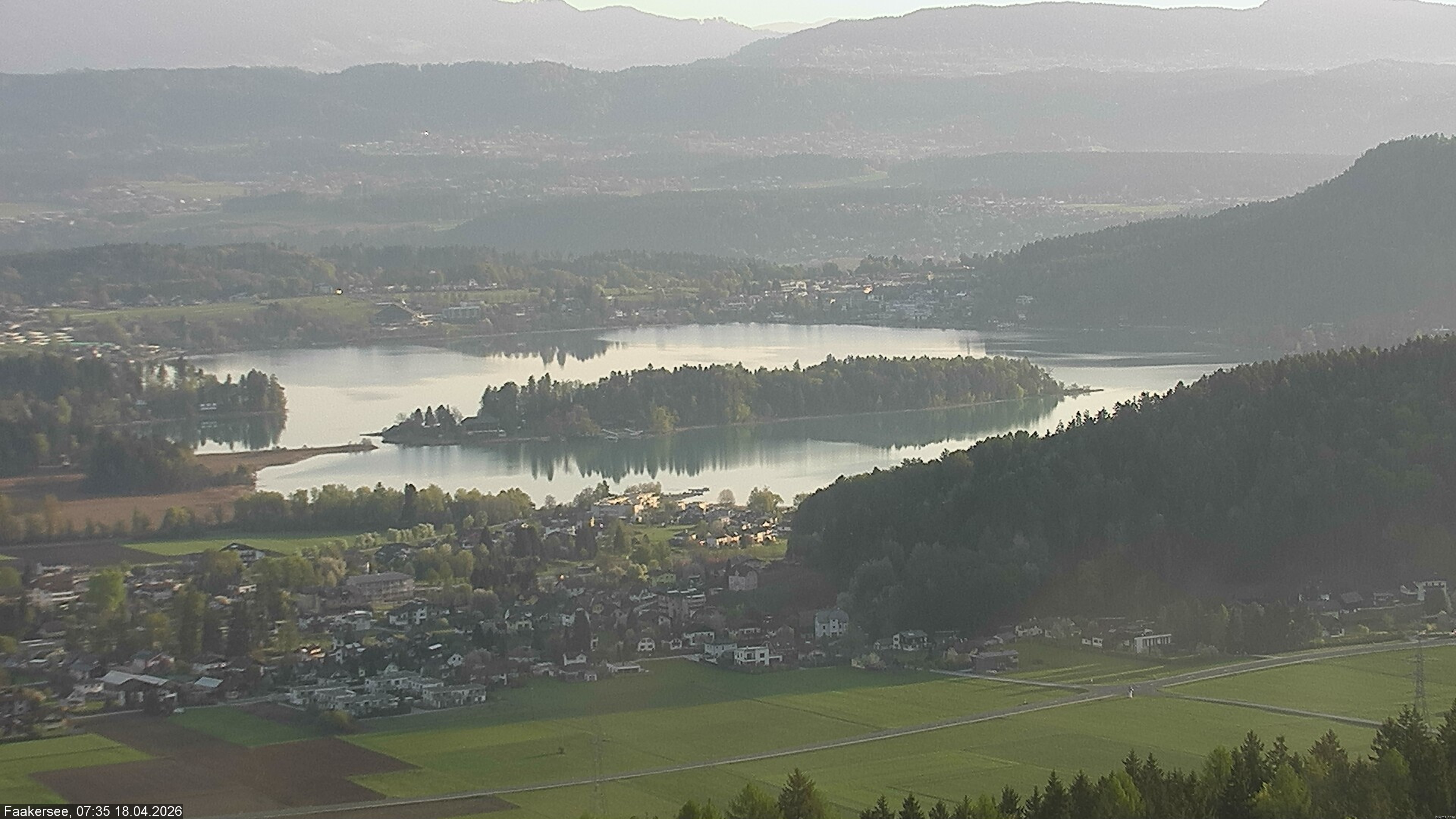 Archiv Foto Webcam Faakersee südlich von Villach