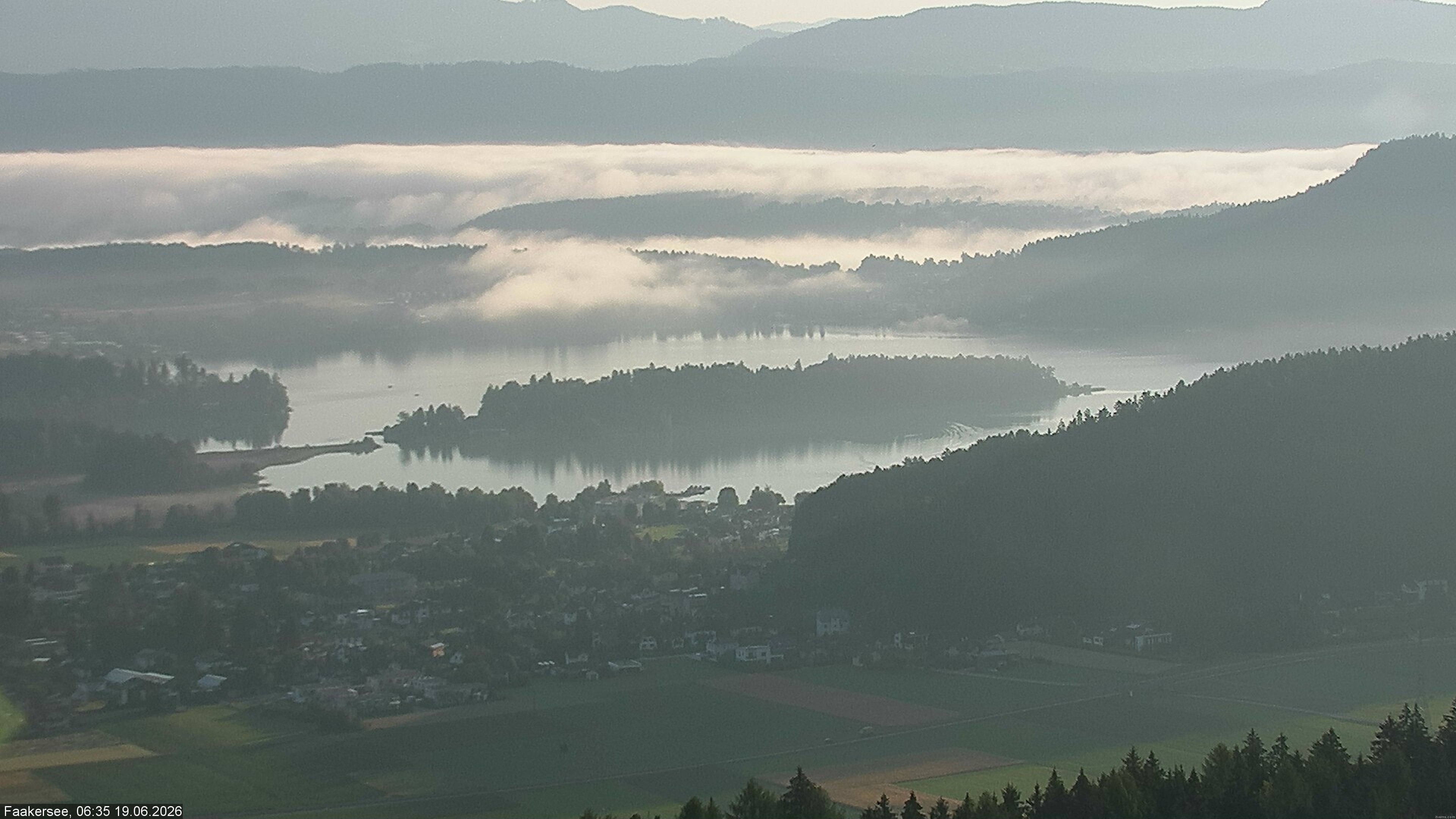 Archiv Foto Webcam Faakersee südlich von Villach
