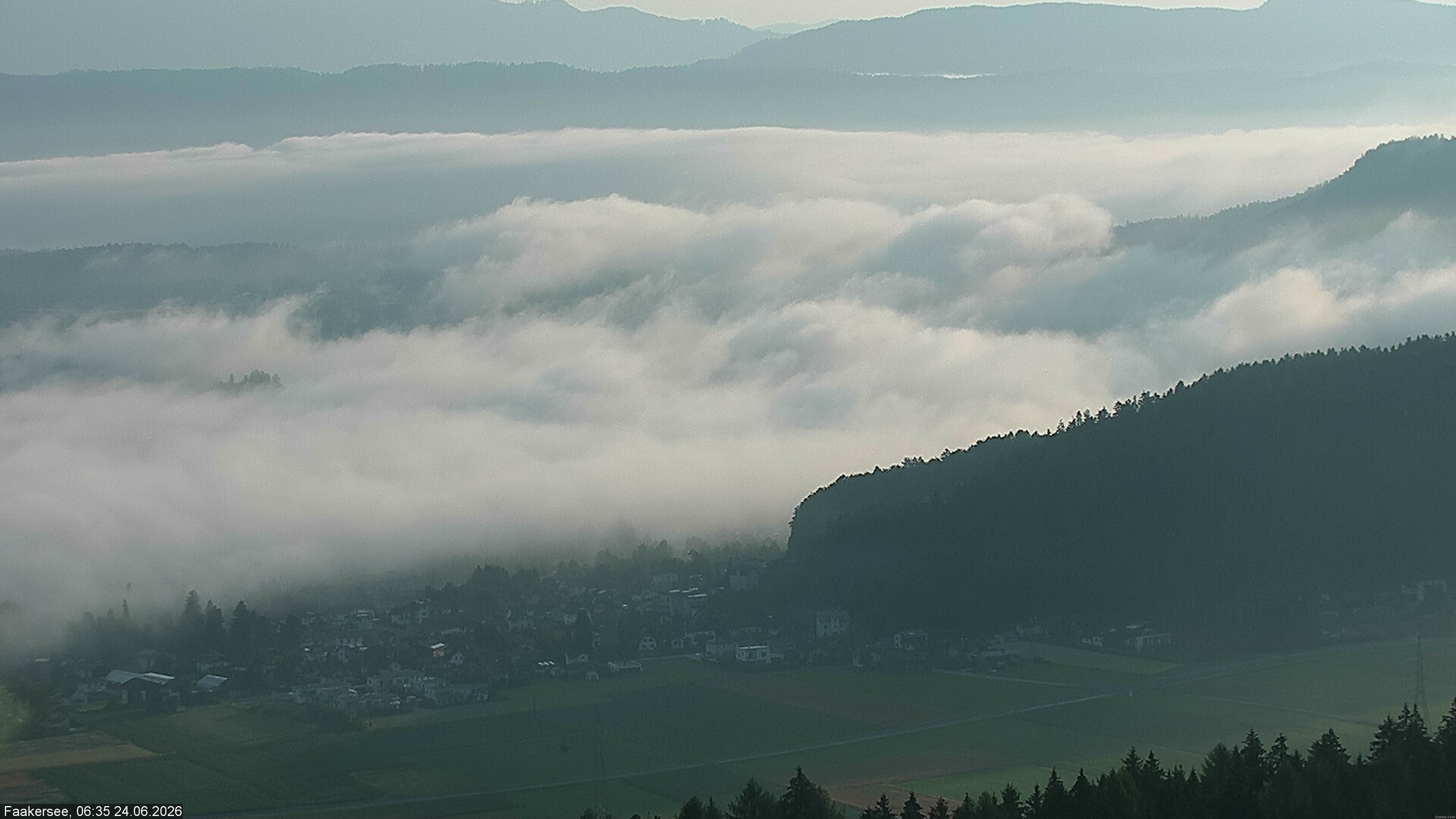 Archiv Foto Webcam Faakersee südlich von Villach