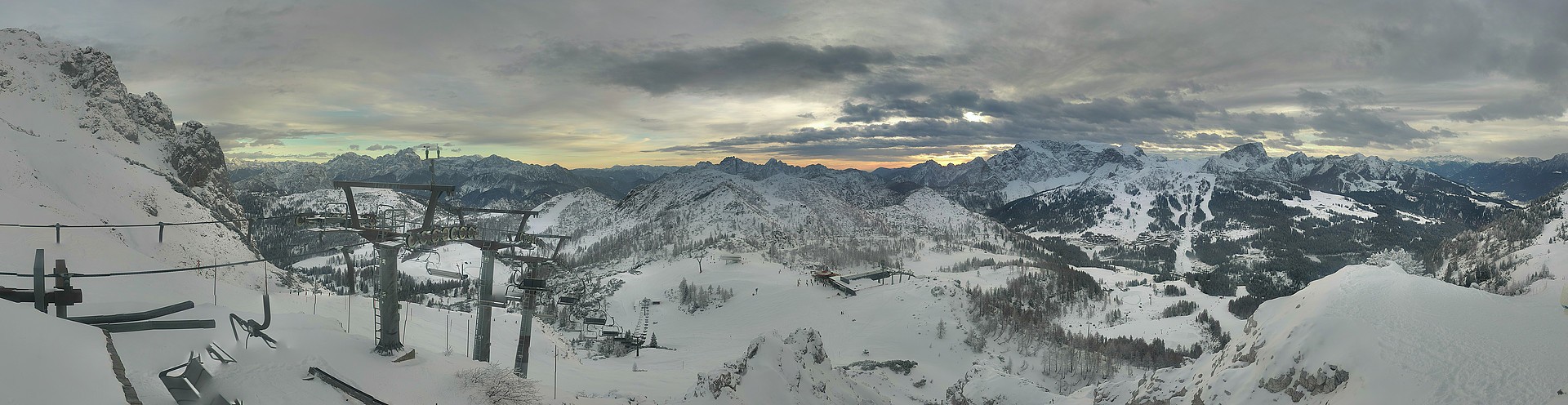 Archiv Foto Webcam Nassfeld: Panoramablick vom Gartnerkofel