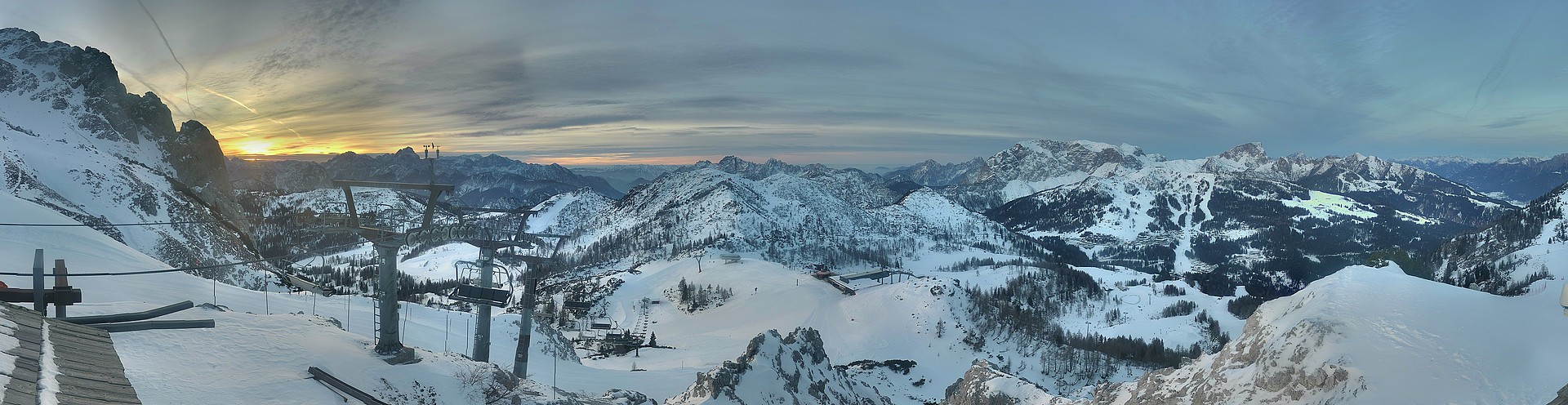 Archiv Foto Webcam Nassfeld: Panoramablick vom Gartnerkofel