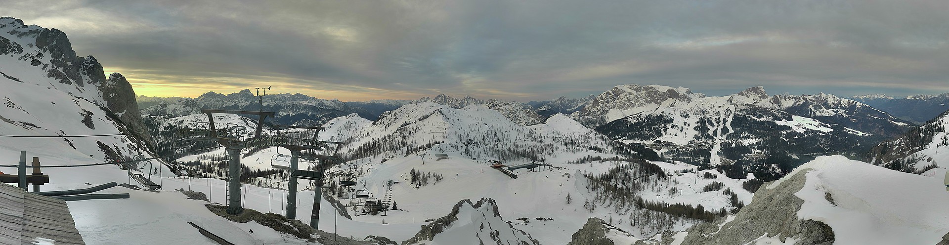 Archiv Foto Webcam Nassfeld: Panoramablick vom Gartnerkofel