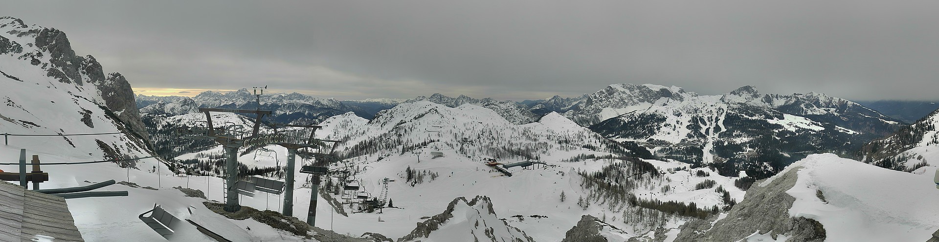 Archiv Foto Webcam Nassfeld: Panoramablick vom Gartnerkofel