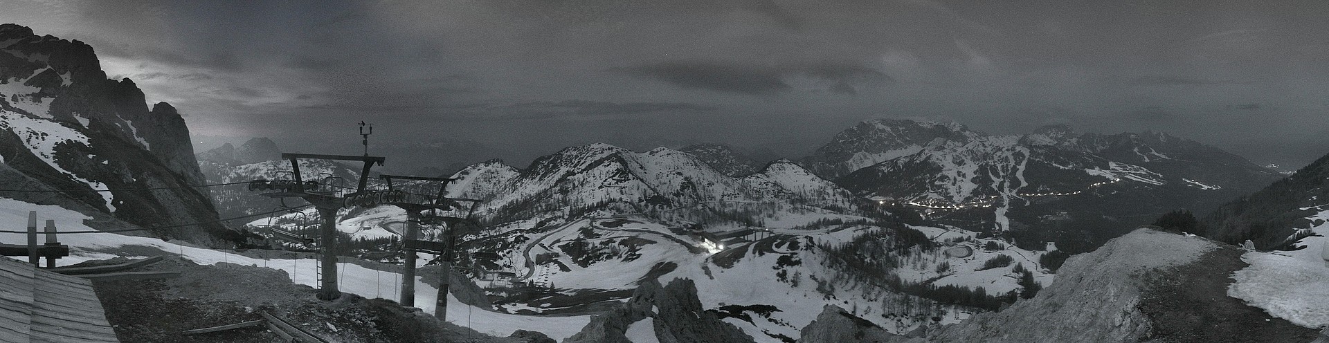 Archiv Foto Webcam Nassfeld: Panoramablick vom Gartnerkofel