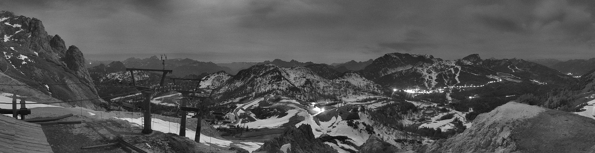 Archiv Foto Webcam Nassfeld: Panoramablick vom Gartnerkofel