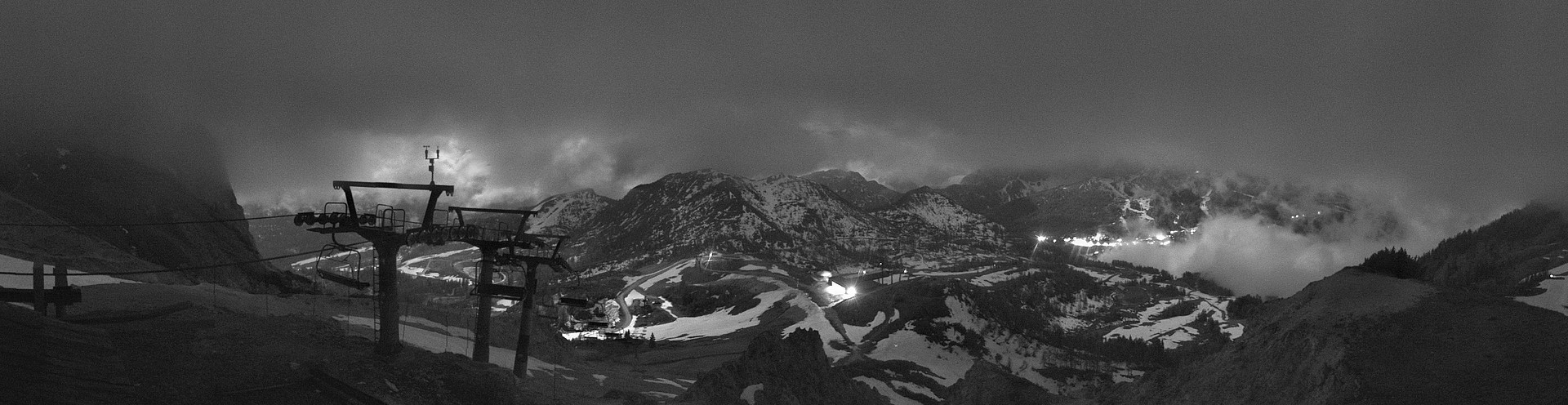 Archiv Foto Webcam Nassfeld: Panoramablick vom Gartnerkofel